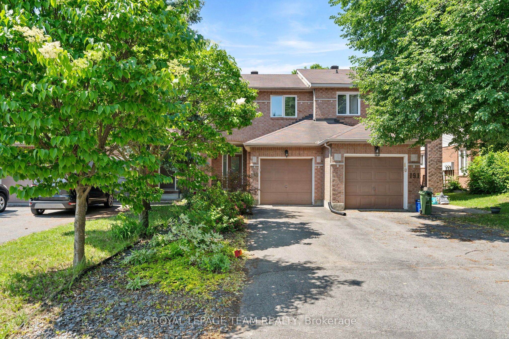 193 Thornbury Crescent Property Photo 1