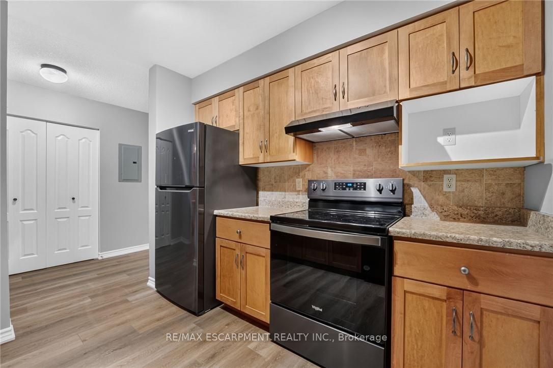 317 Lock Street W 113 Property Photo 6
