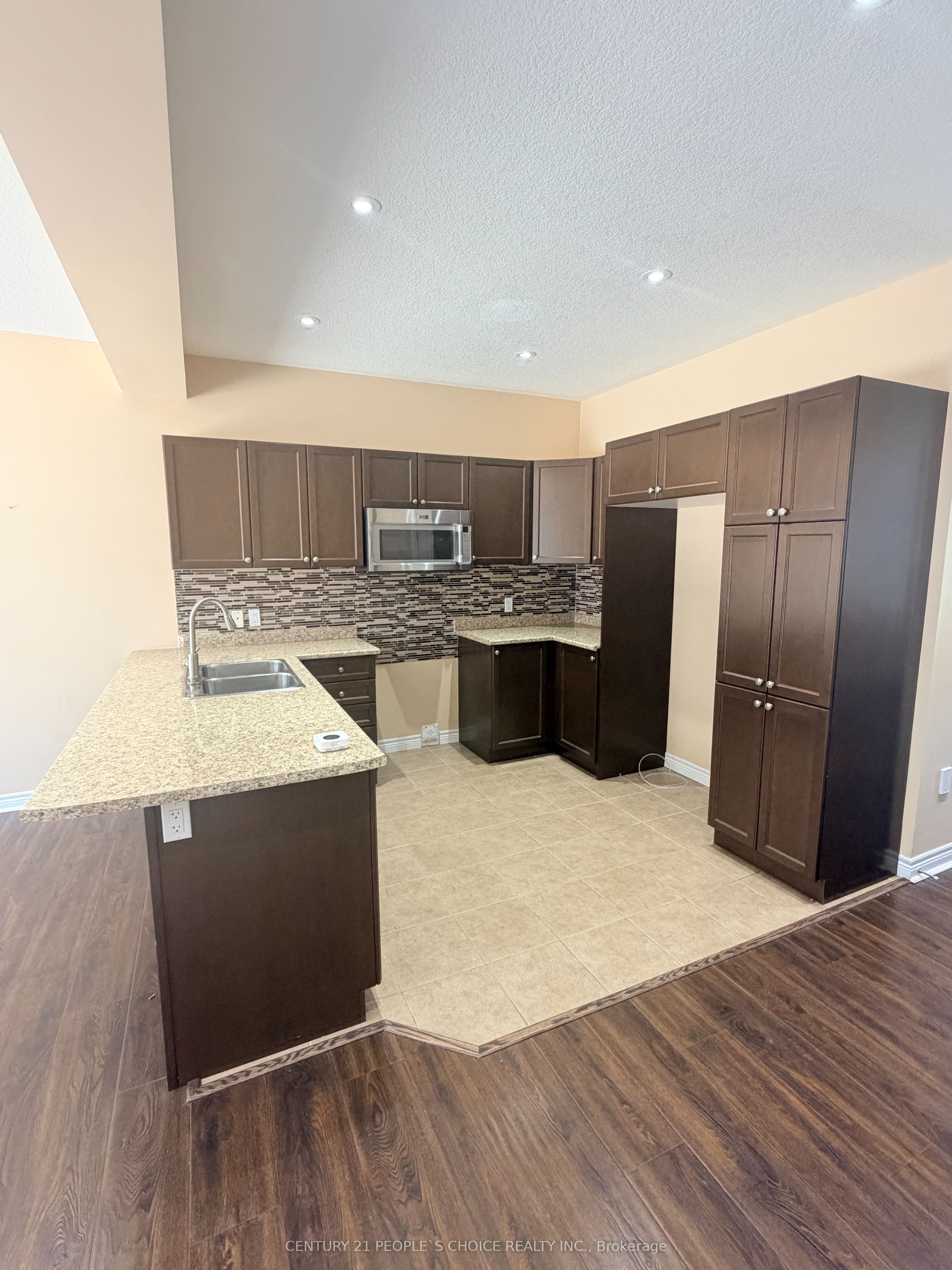 4 Charleswood Crescent Property Photo 8
