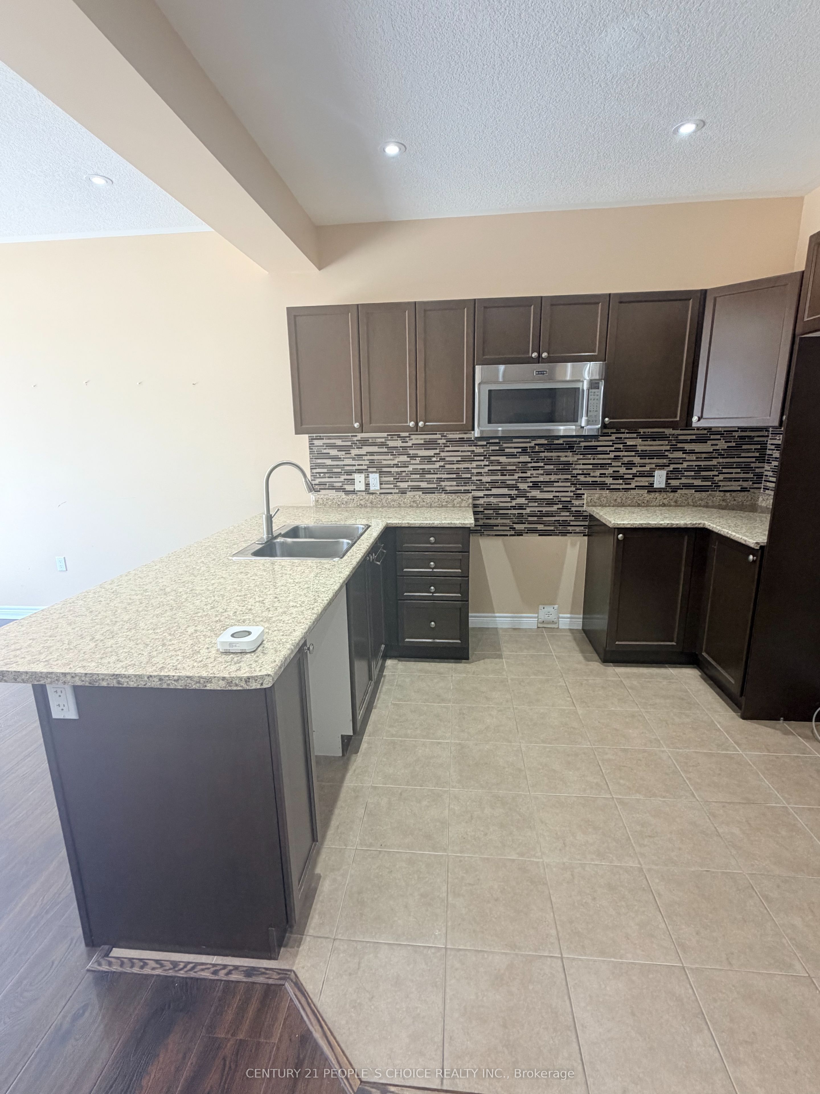 4 Charleswood Crescent Property Photo 11