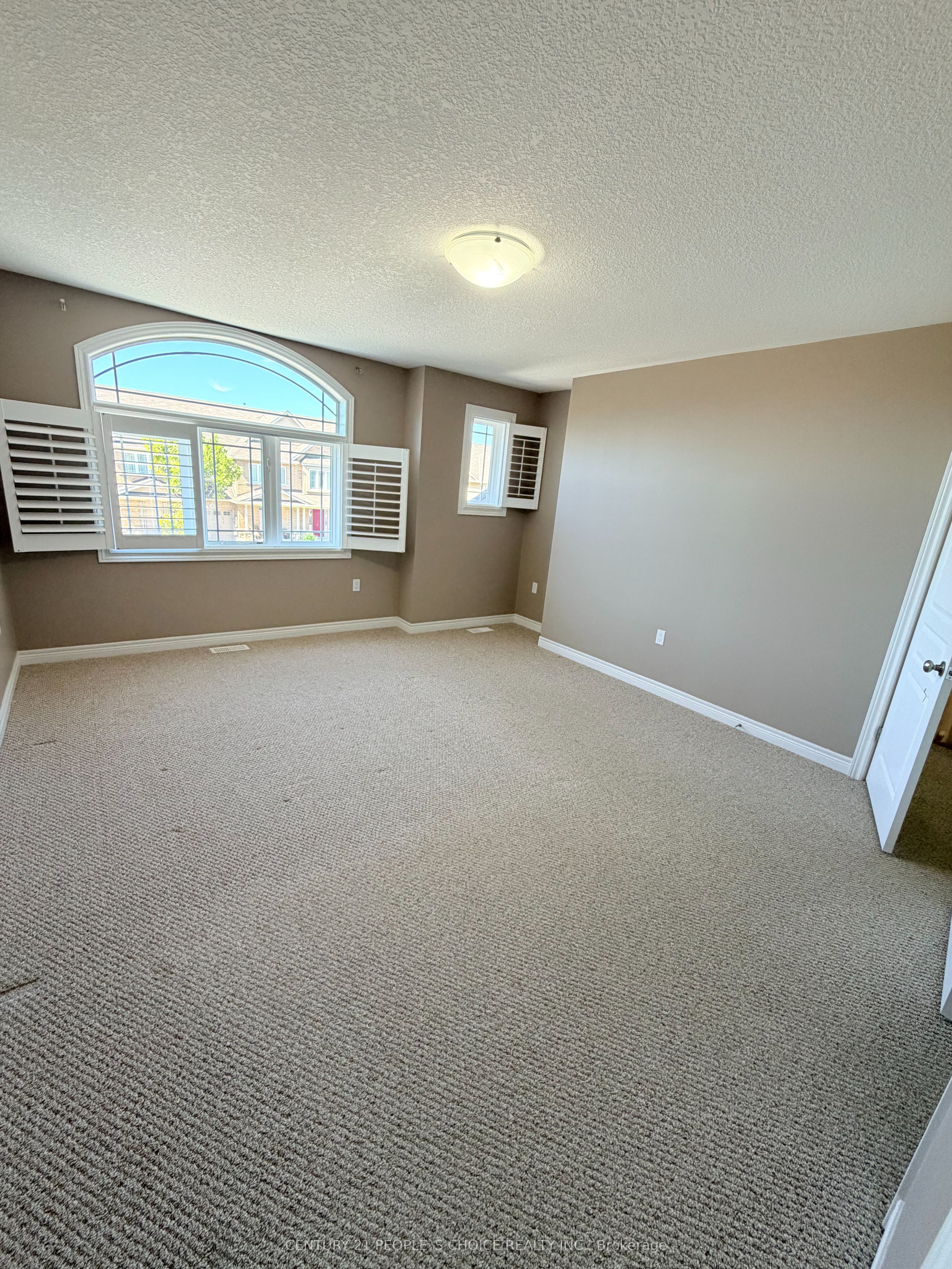 4 Charleswood Crescent Property Photo 20