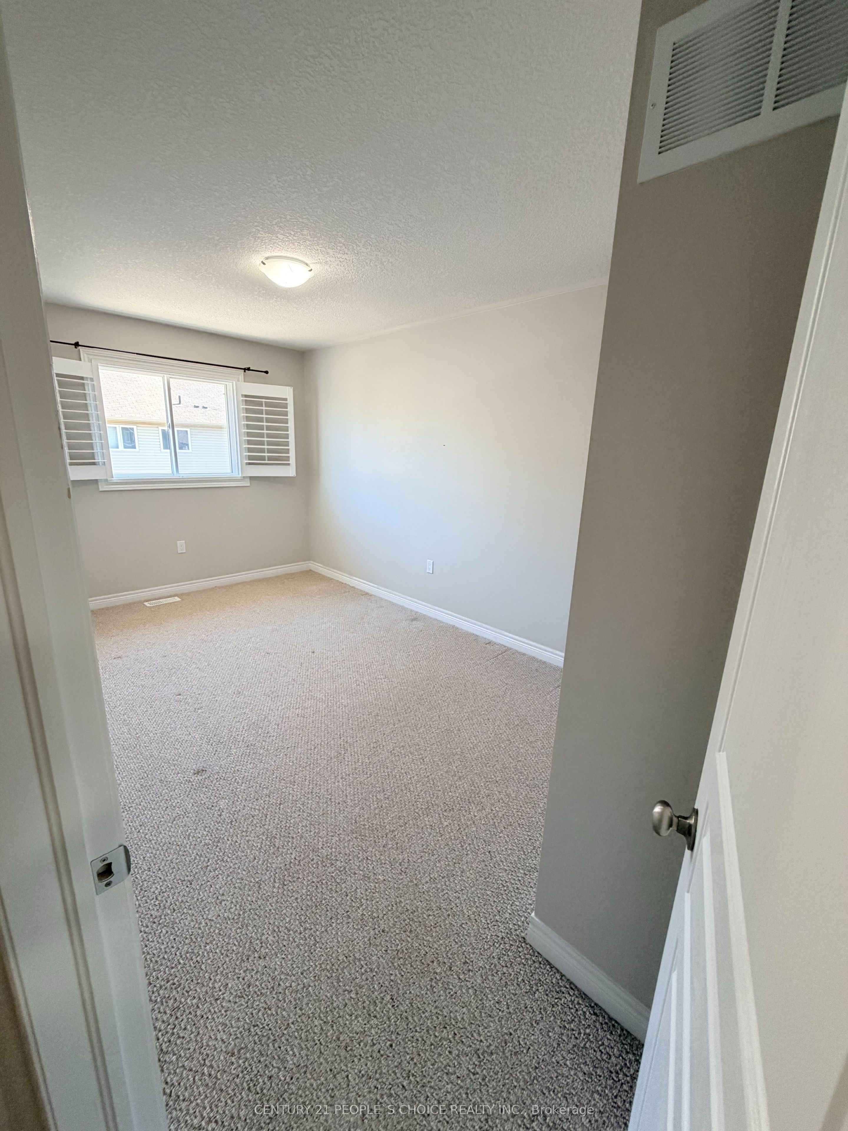 4 Charleswood Crescent Property Photo 22