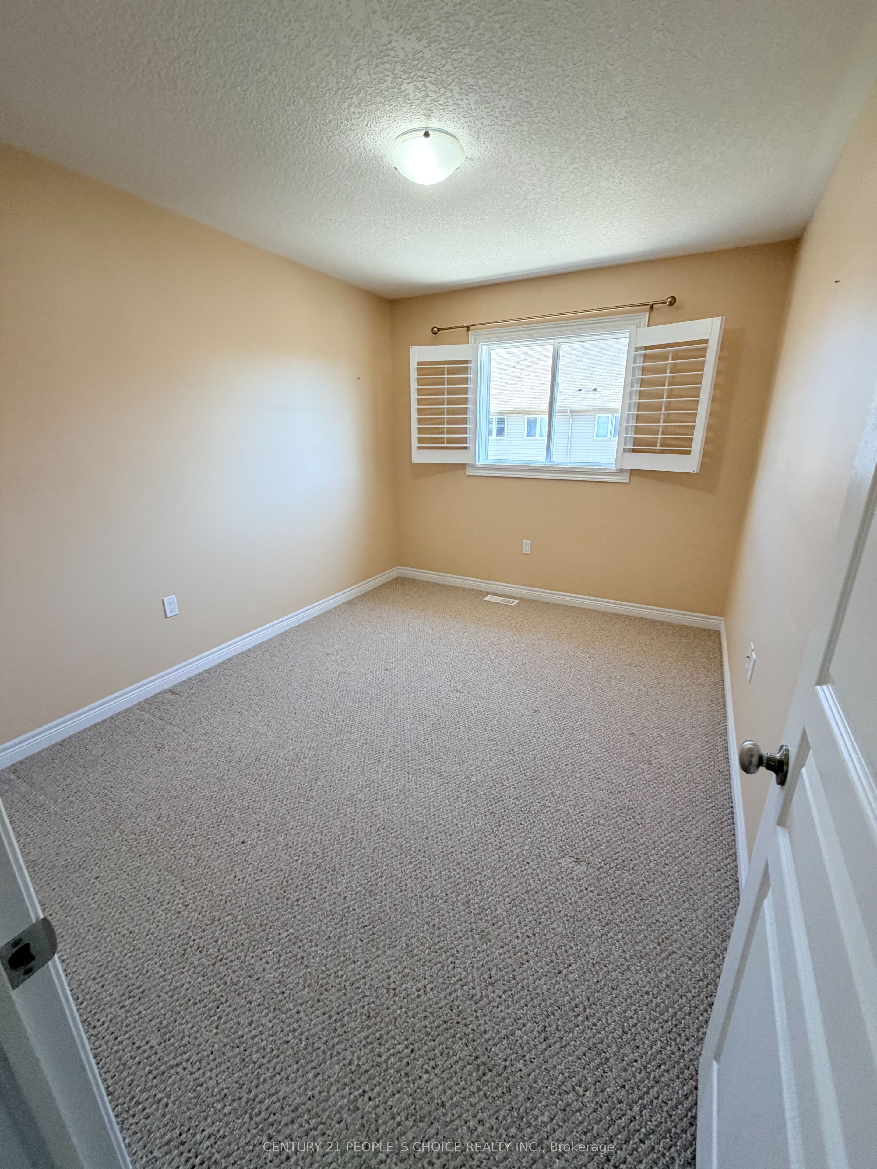 4 Charleswood Crescent Property Photo 26