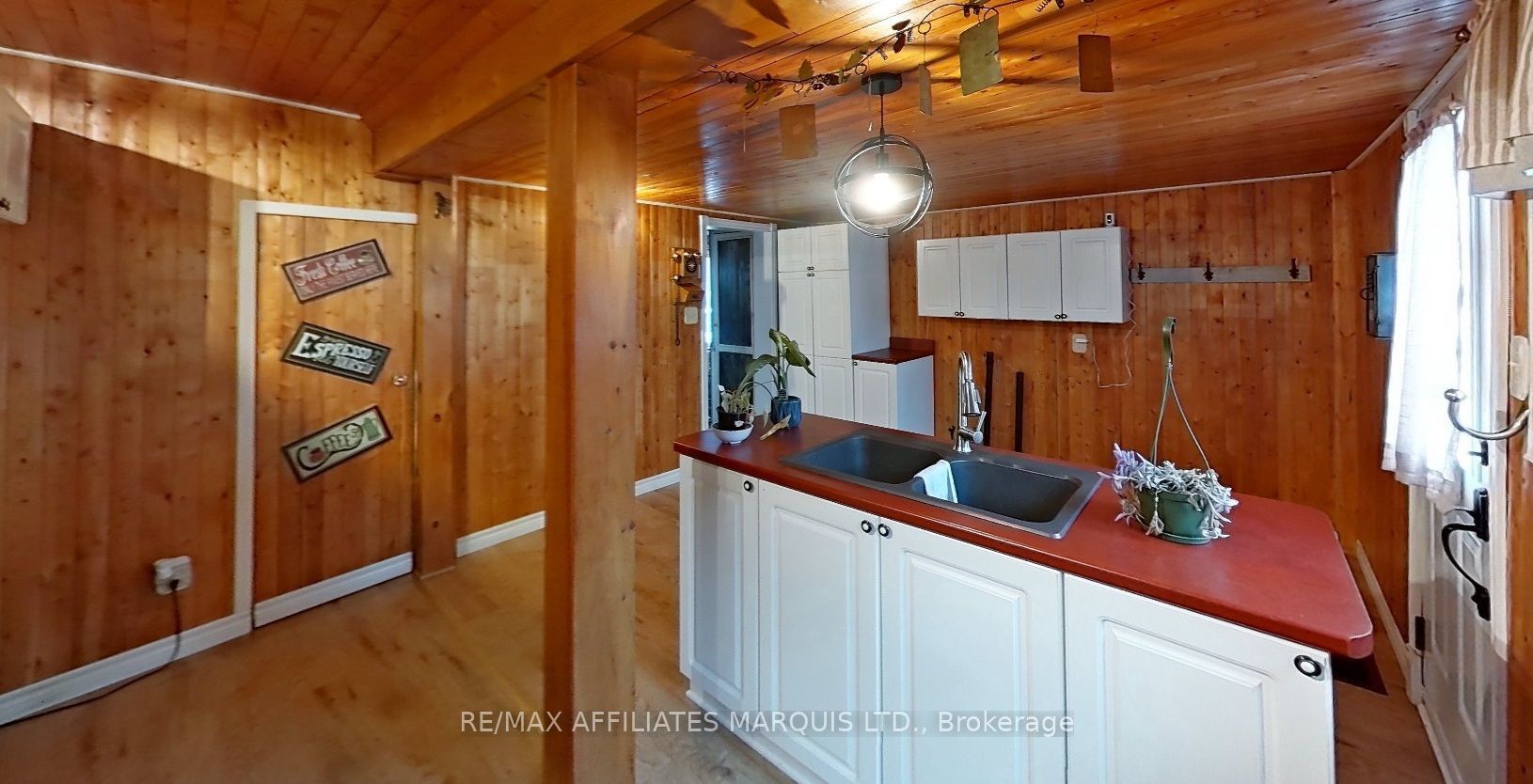 32 Seymour Avenue Property Photo 8