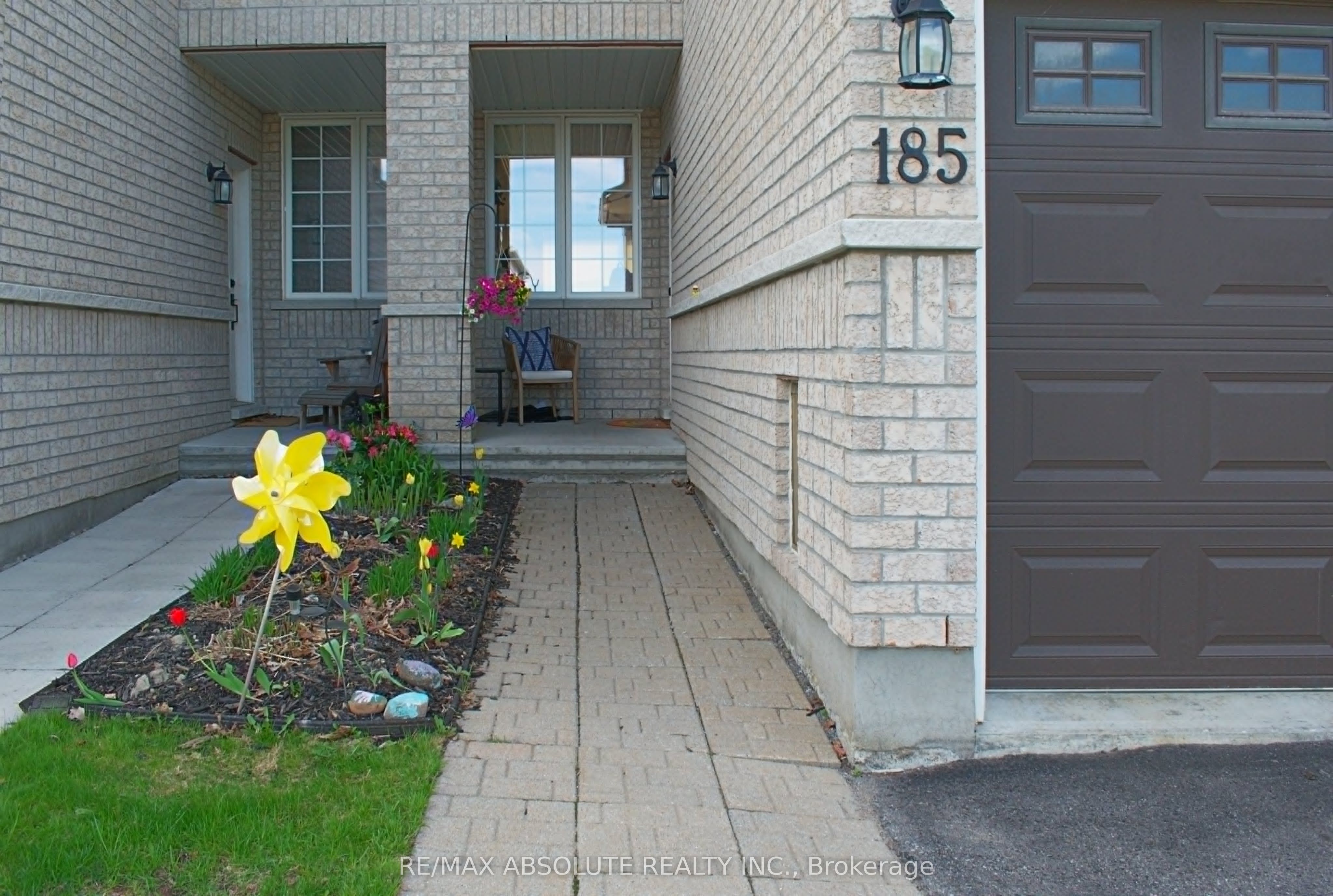 185 Desmond Trudeau Drive Property Photo 3