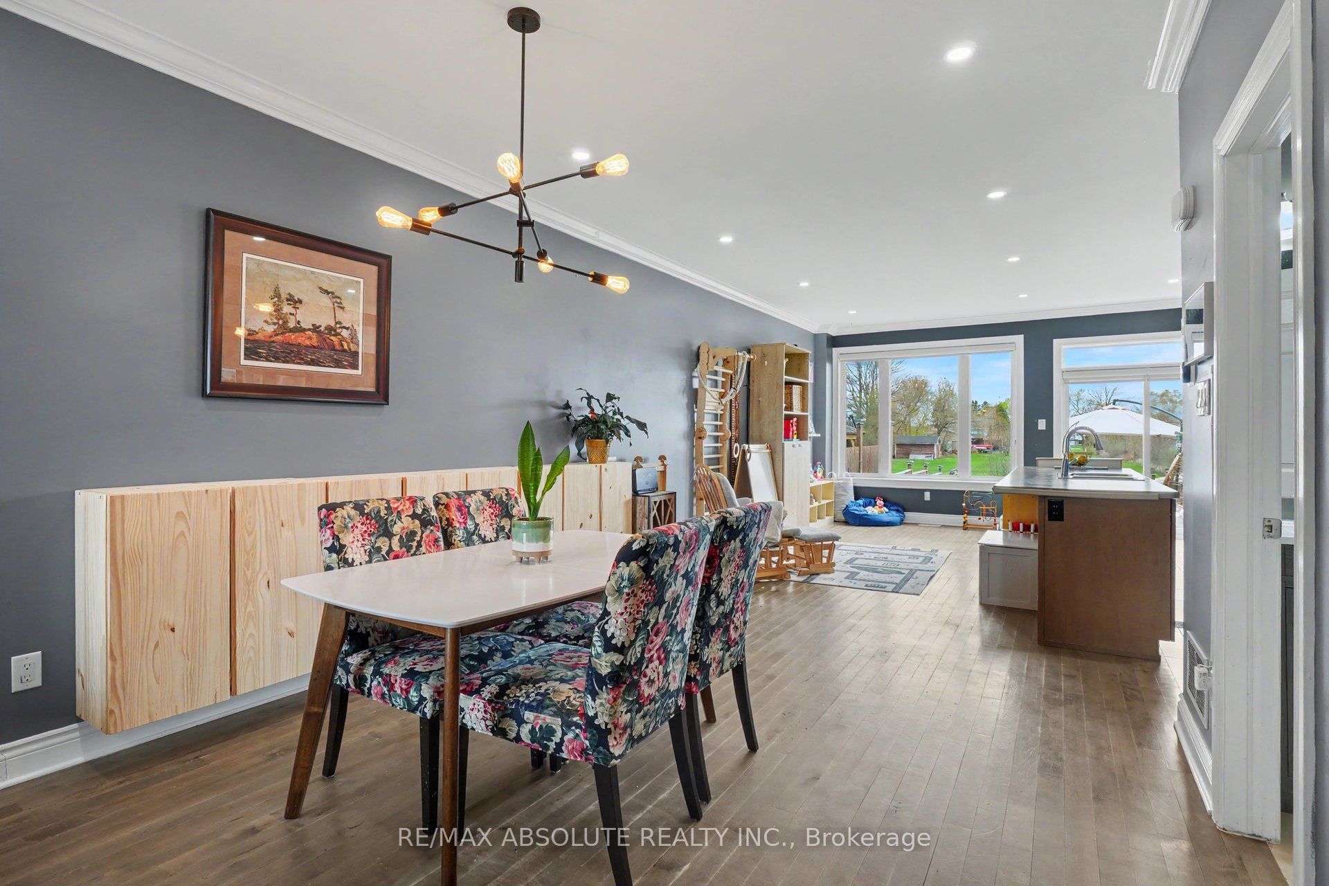 185 Desmond Trudeau Drive Property Photo 4