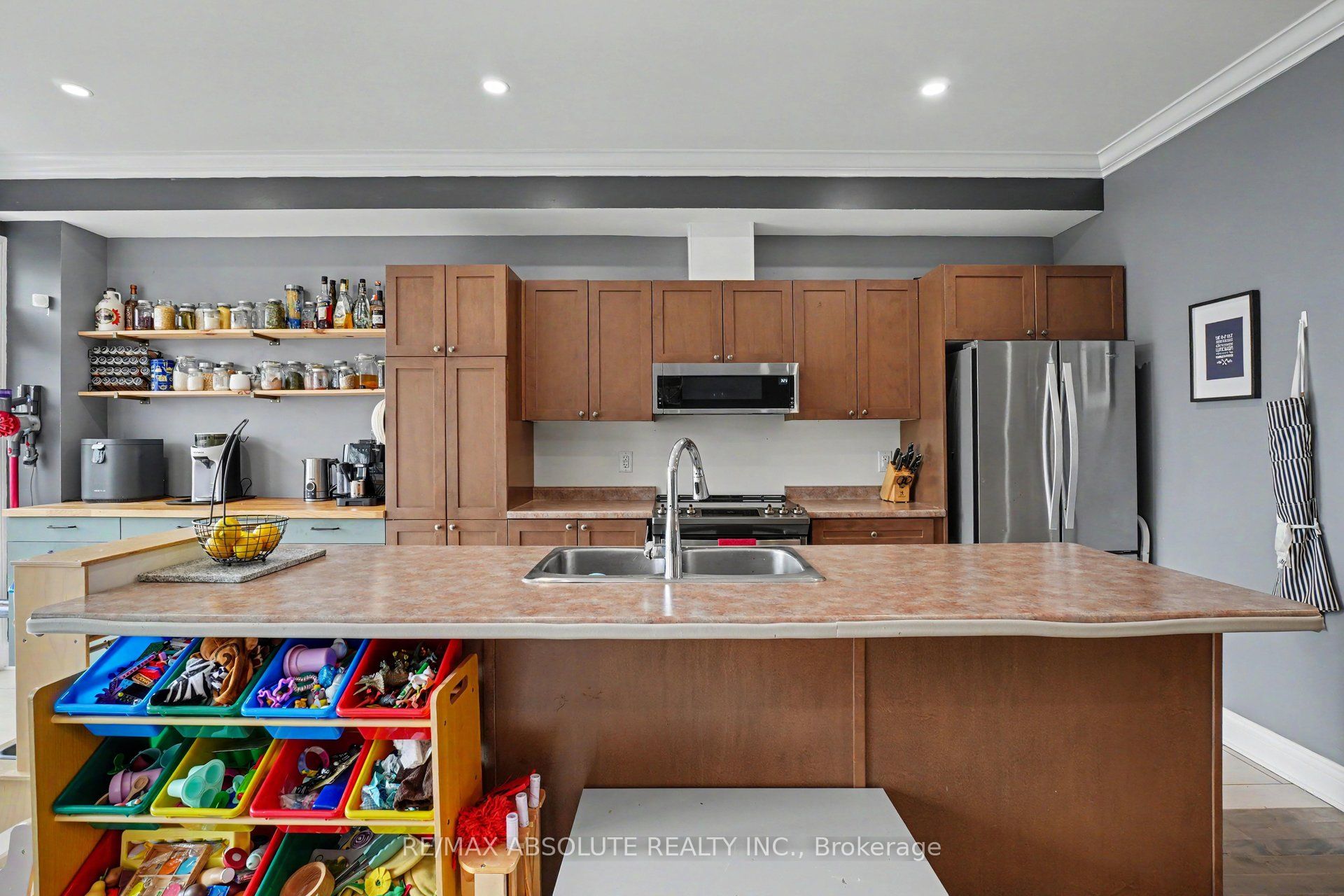 185 Desmond Trudeau Drive Property Photo 11