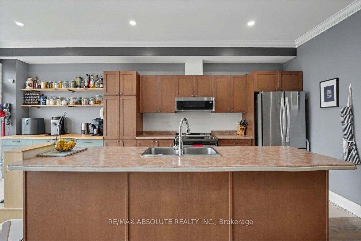185 Desmond Trudeau Drive Property Photo 12