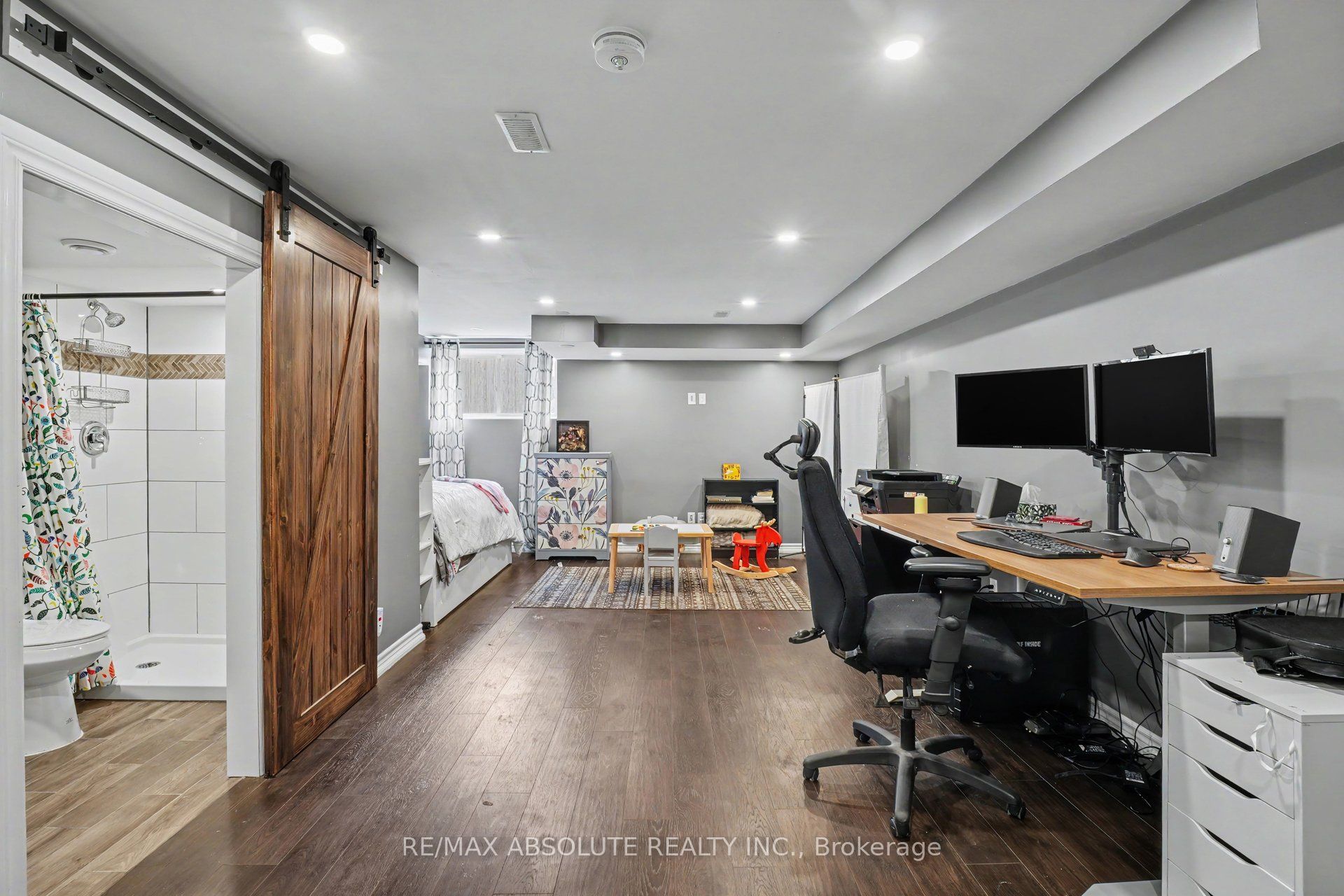 185 Desmond Trudeau Drive Property Photo 25