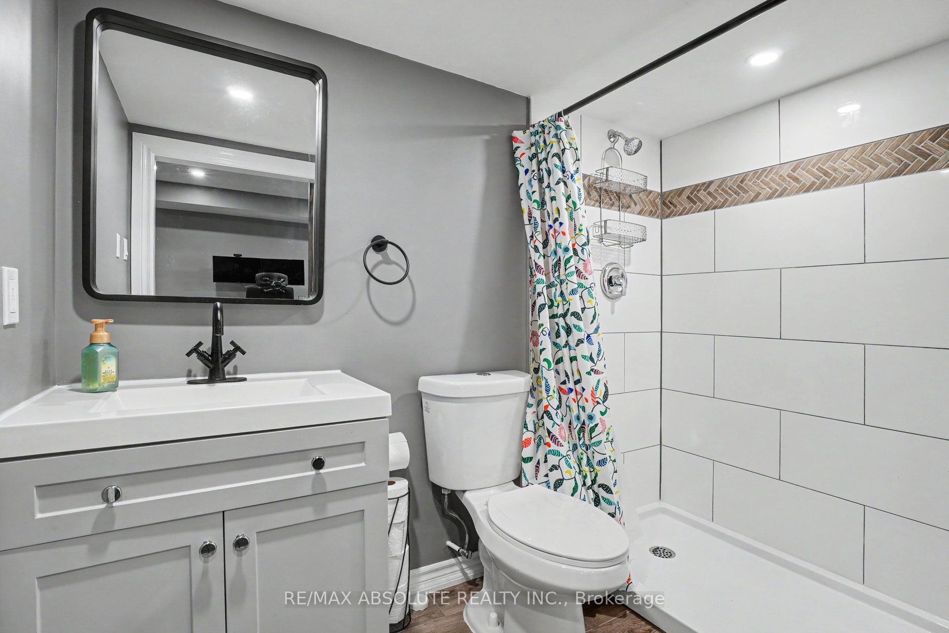 185 Desmond Trudeau Drive Property Photo 28
