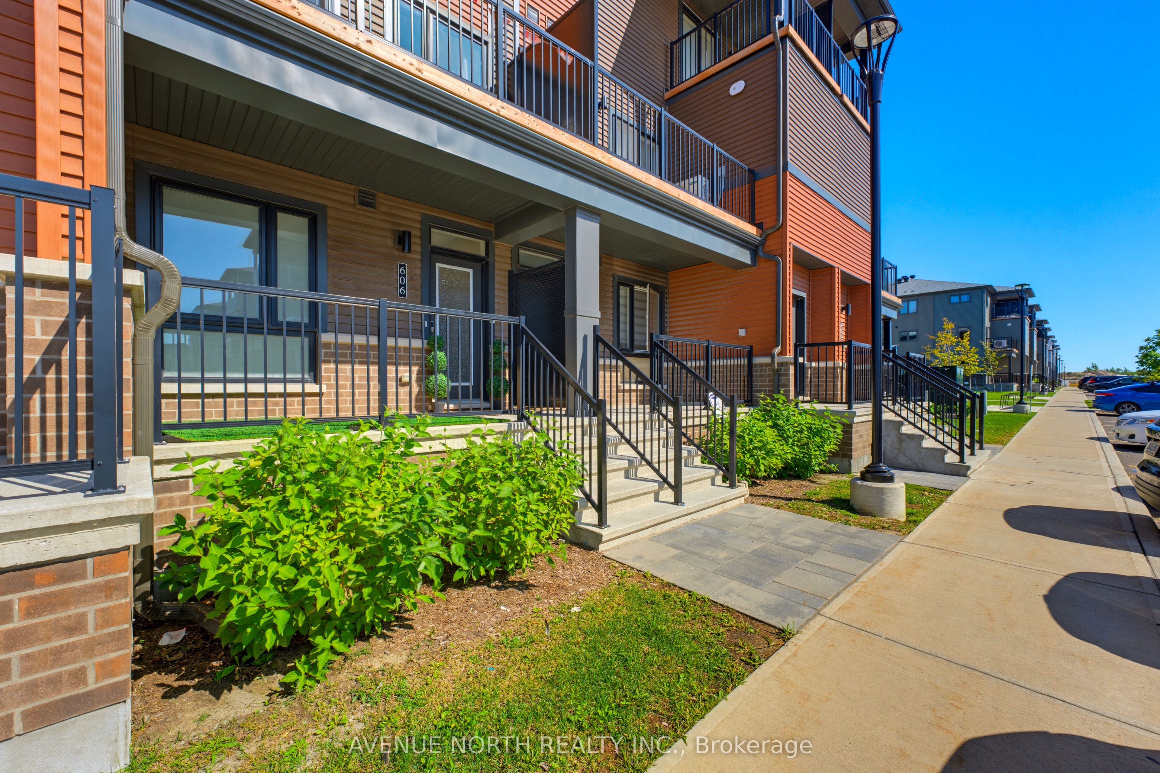 606 Parnian Private Property Photo 3