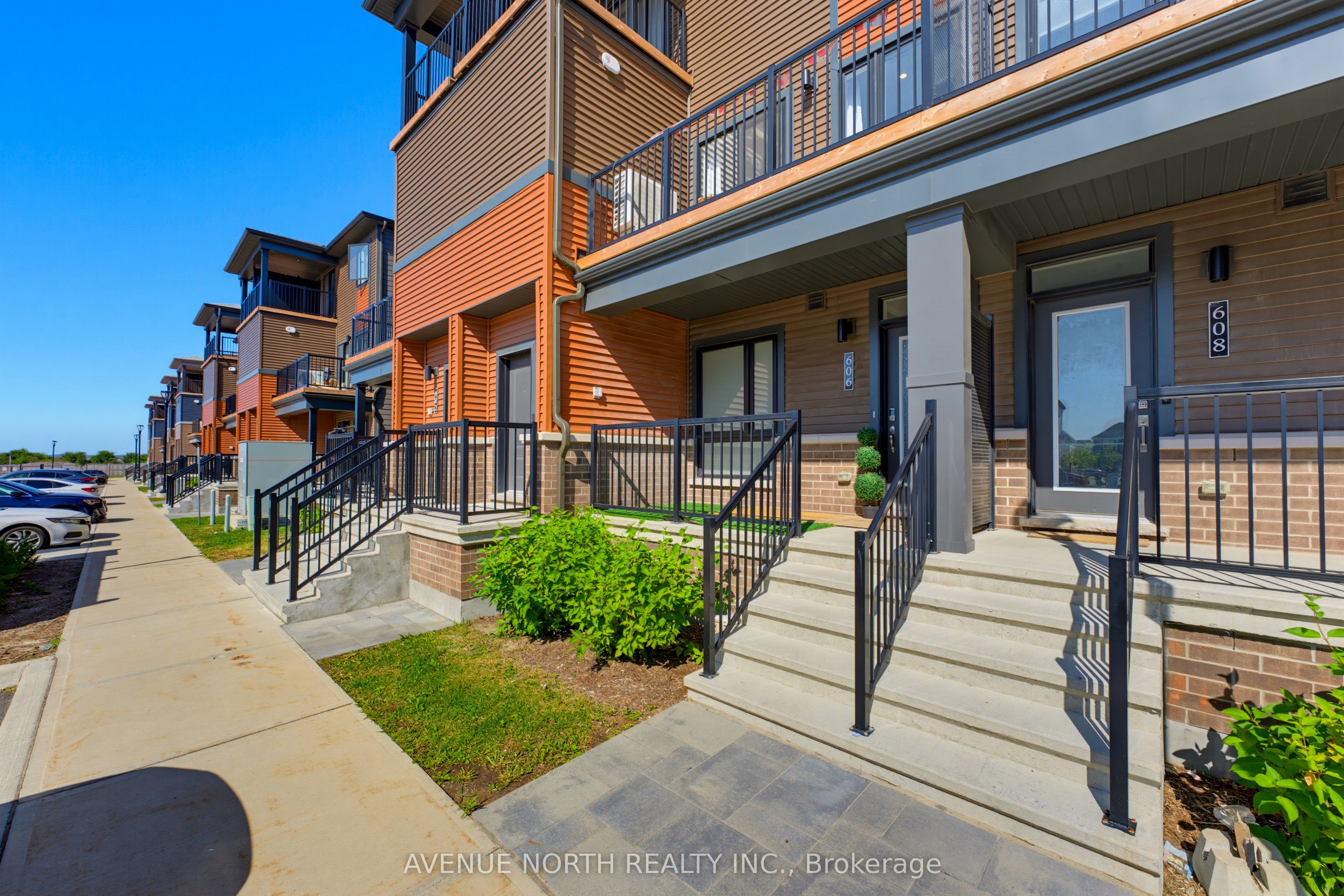 606 Parnian Private Property Photo 4