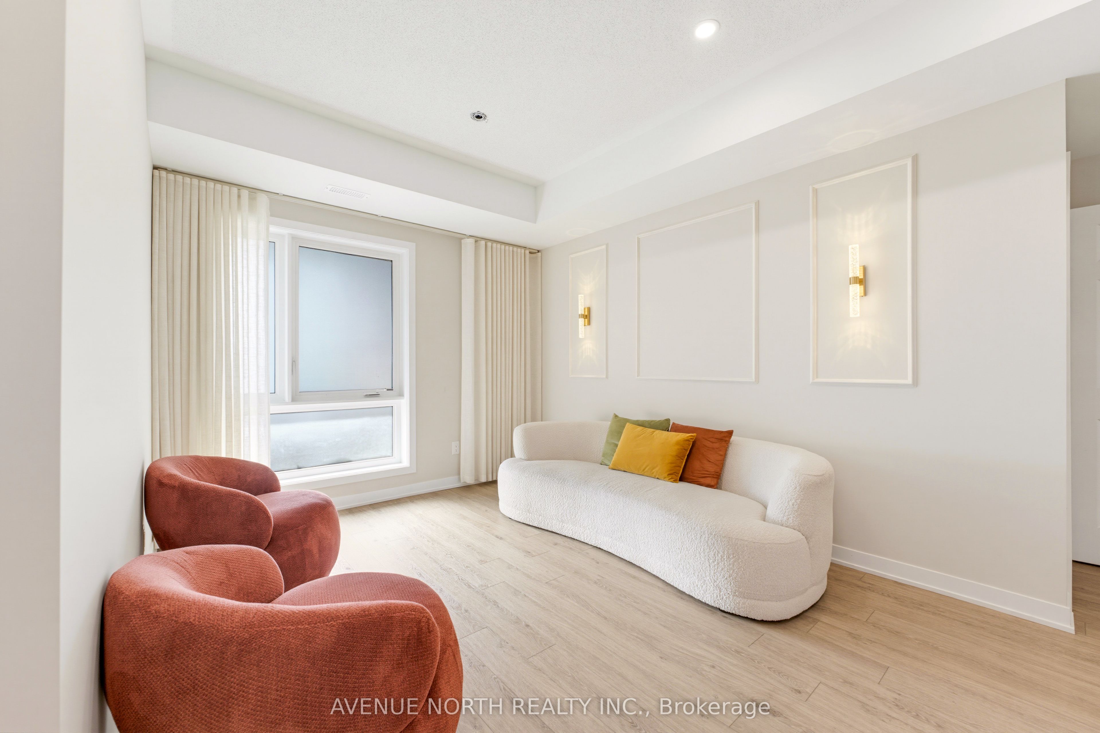 606 Parnian Private Property Photo 18