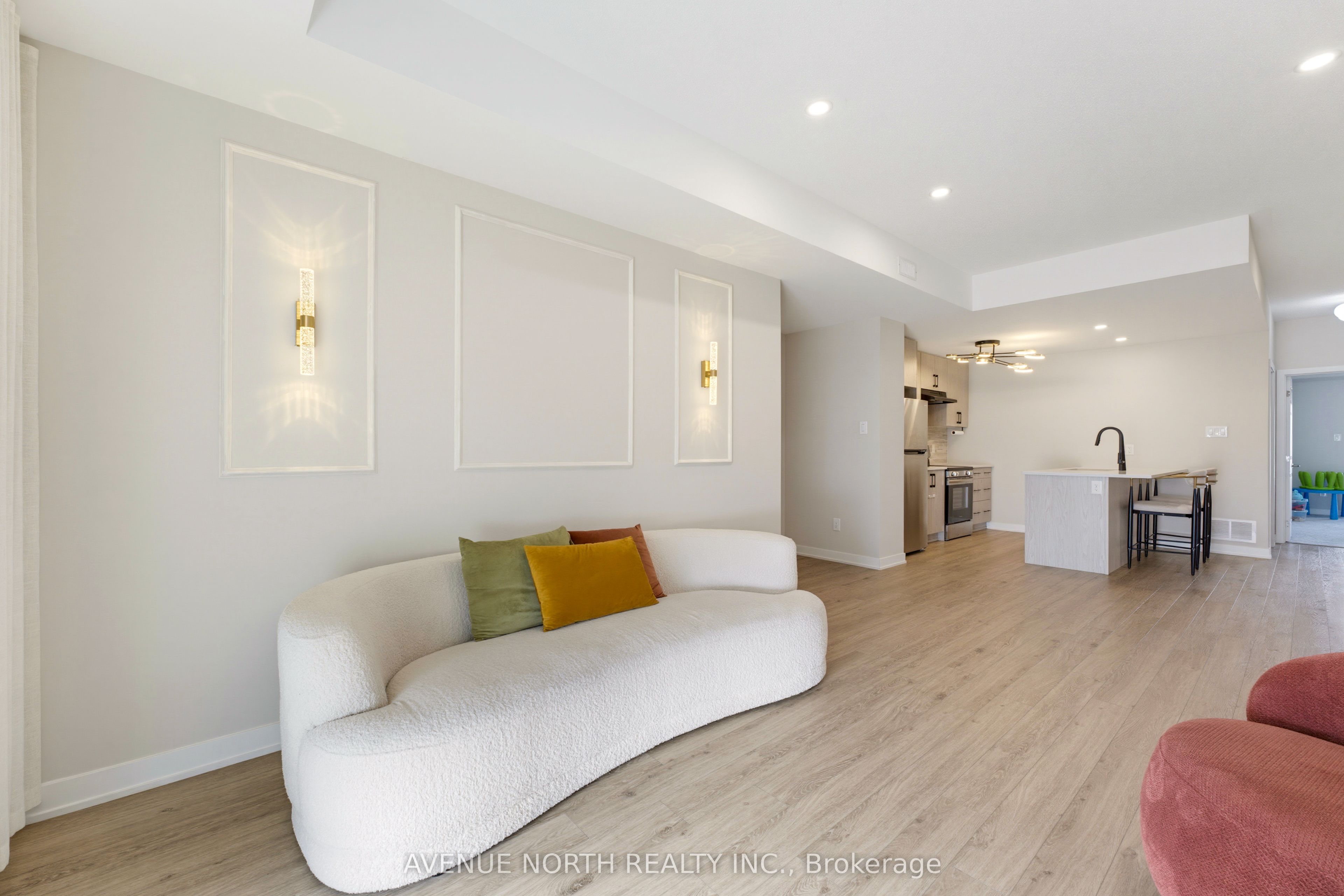 606 Parnian Private Property Photo 20