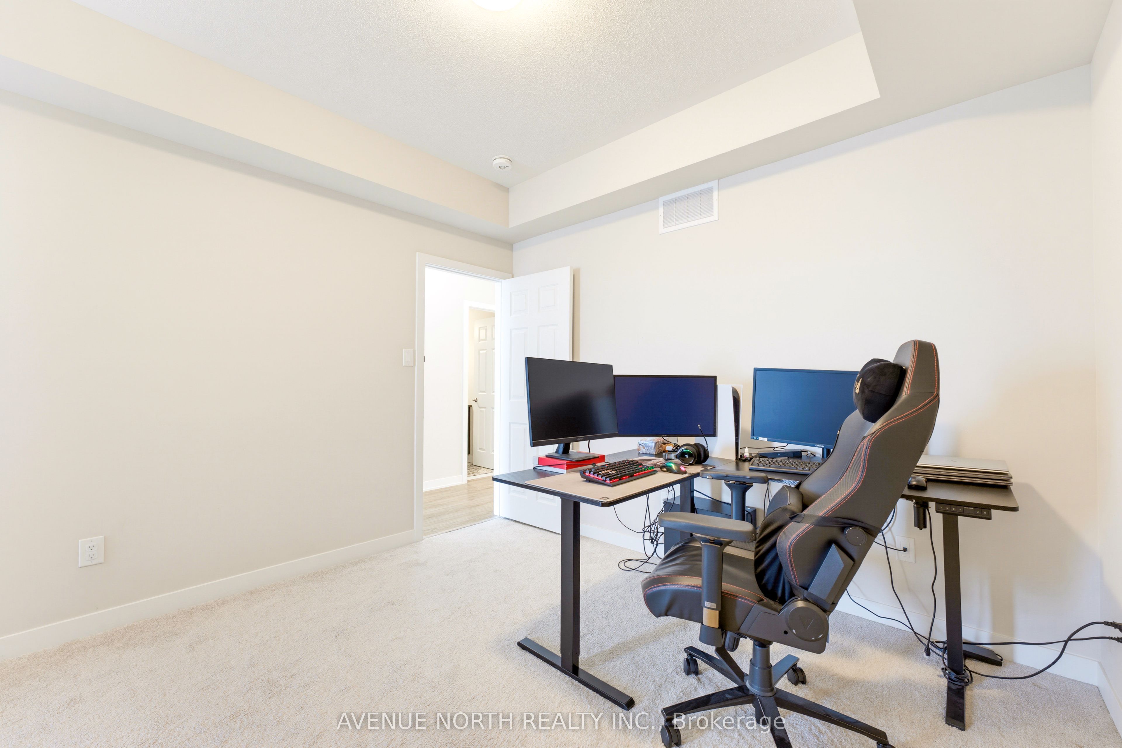 606 Parnian Private Property Photo 24