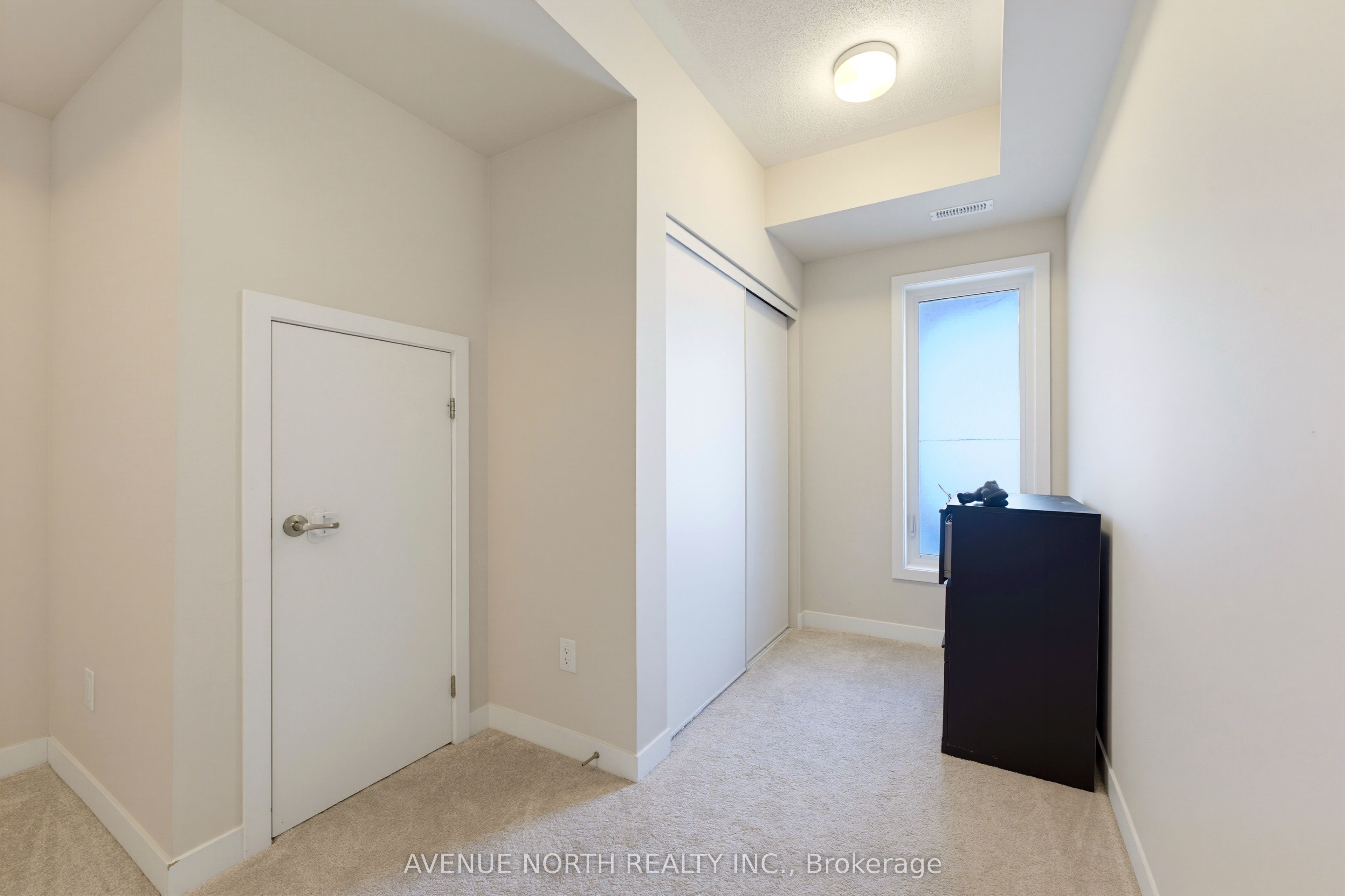 606 Parnian Private Property Photo 25
