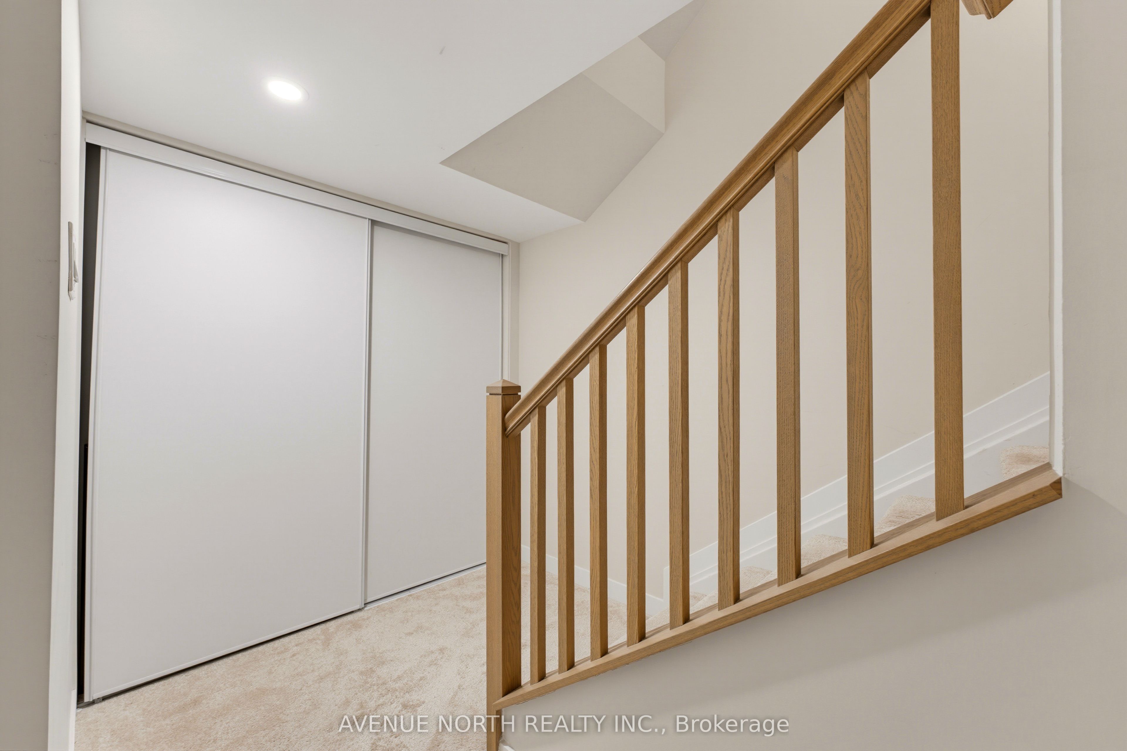 606 Parnian Private Property Photo 27