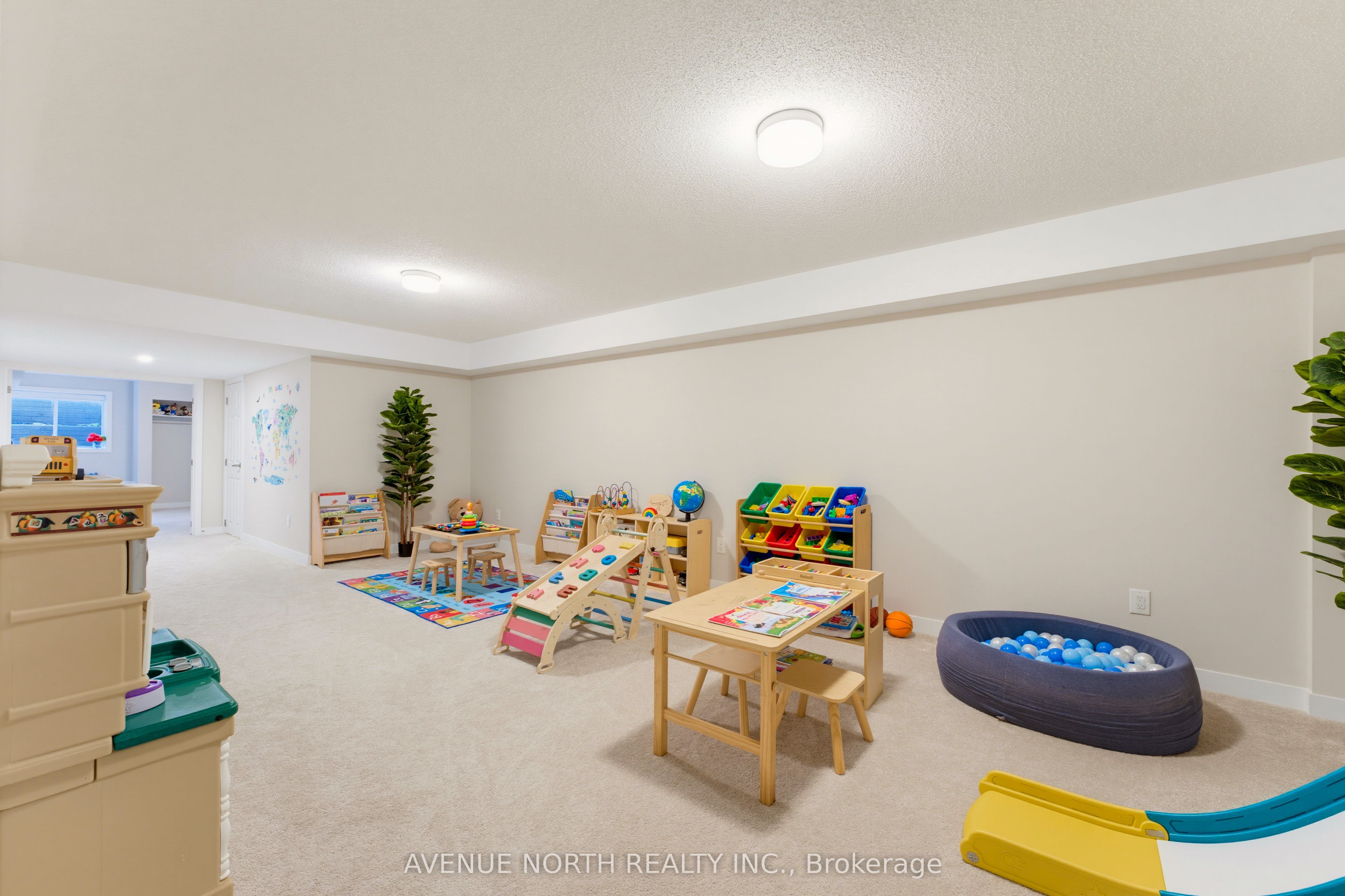606 Parnian Private Property Photo 28