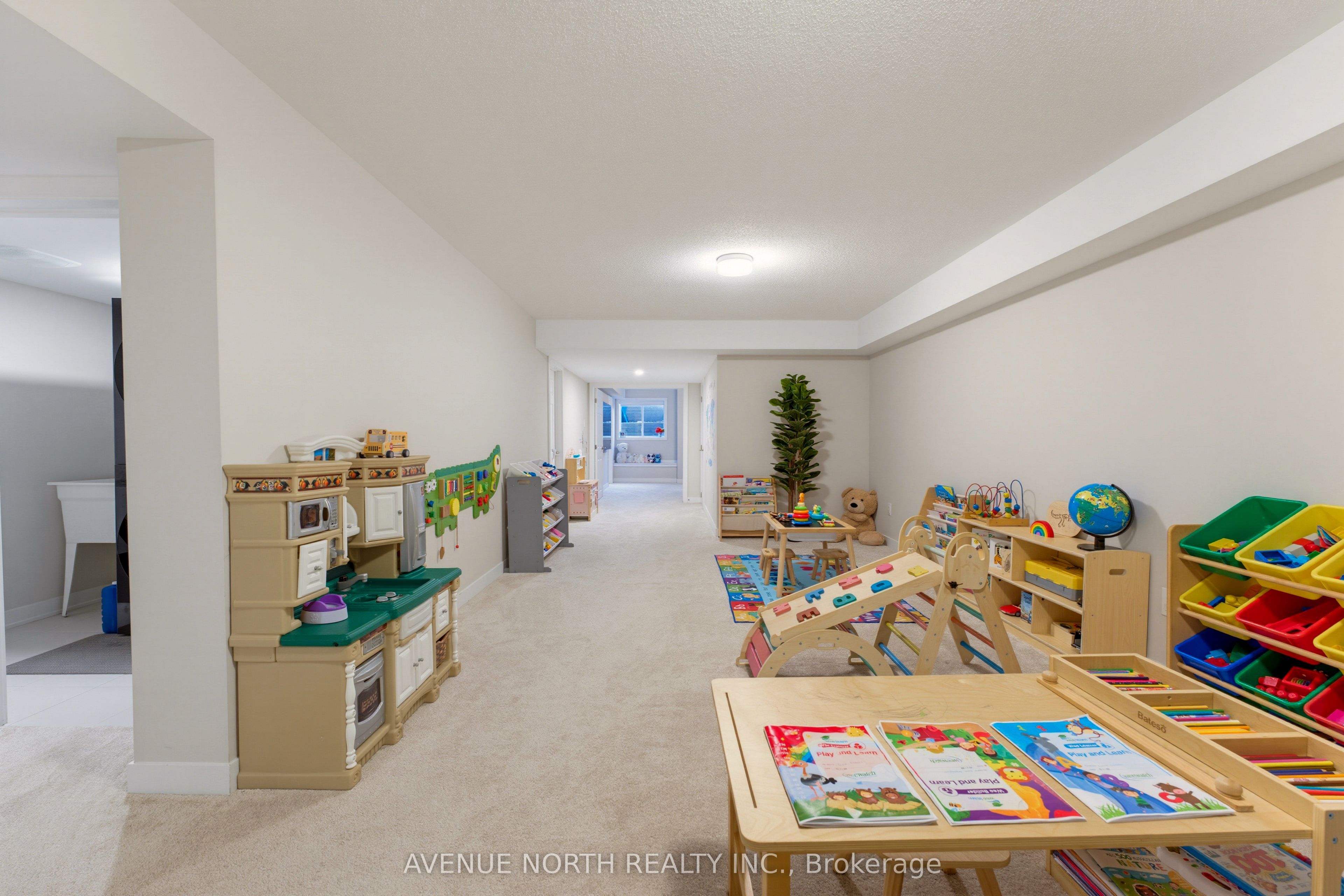 606 Parnian Private Property Photo 30