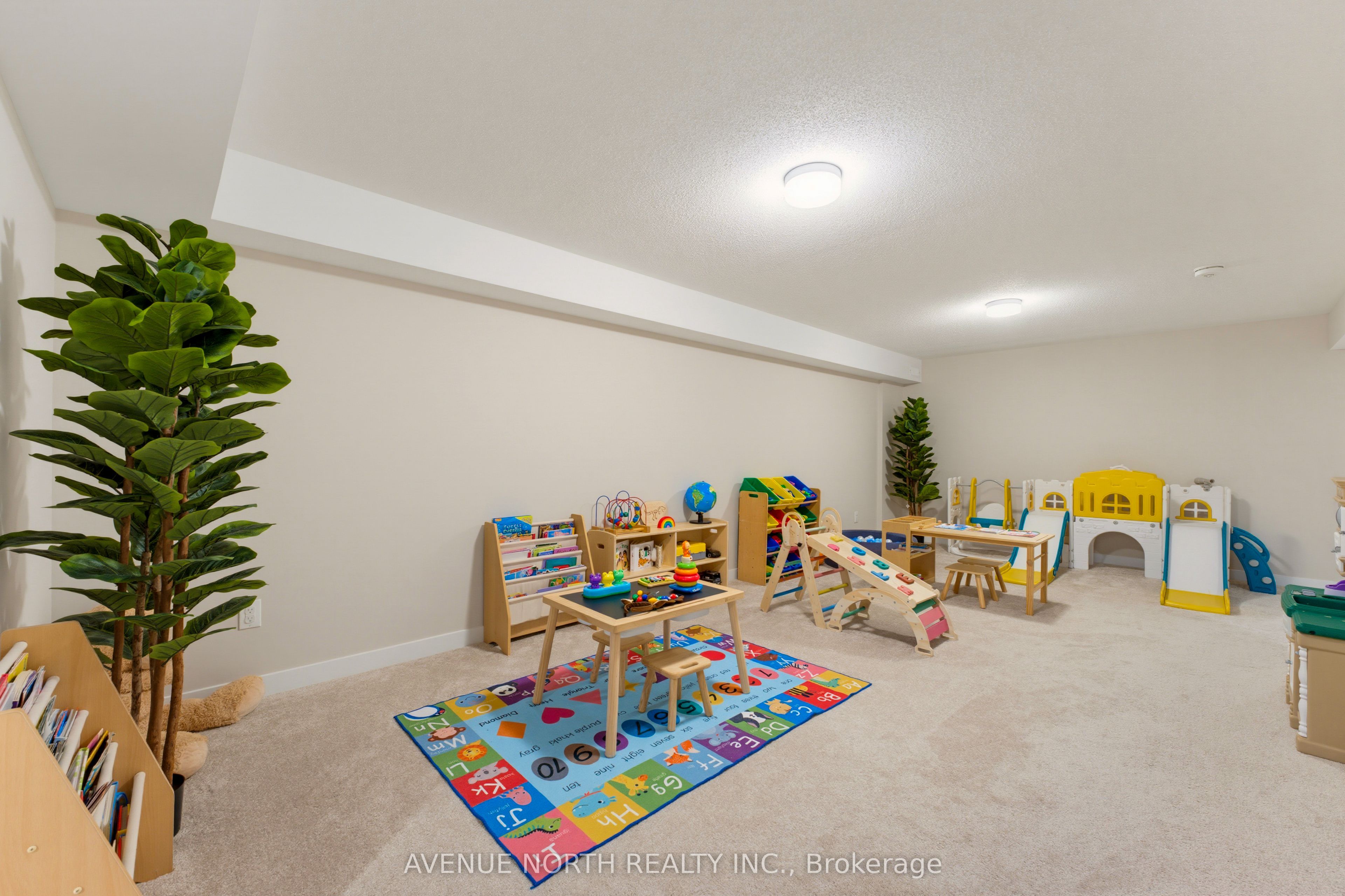 606 Parnian Private Property Photo 34