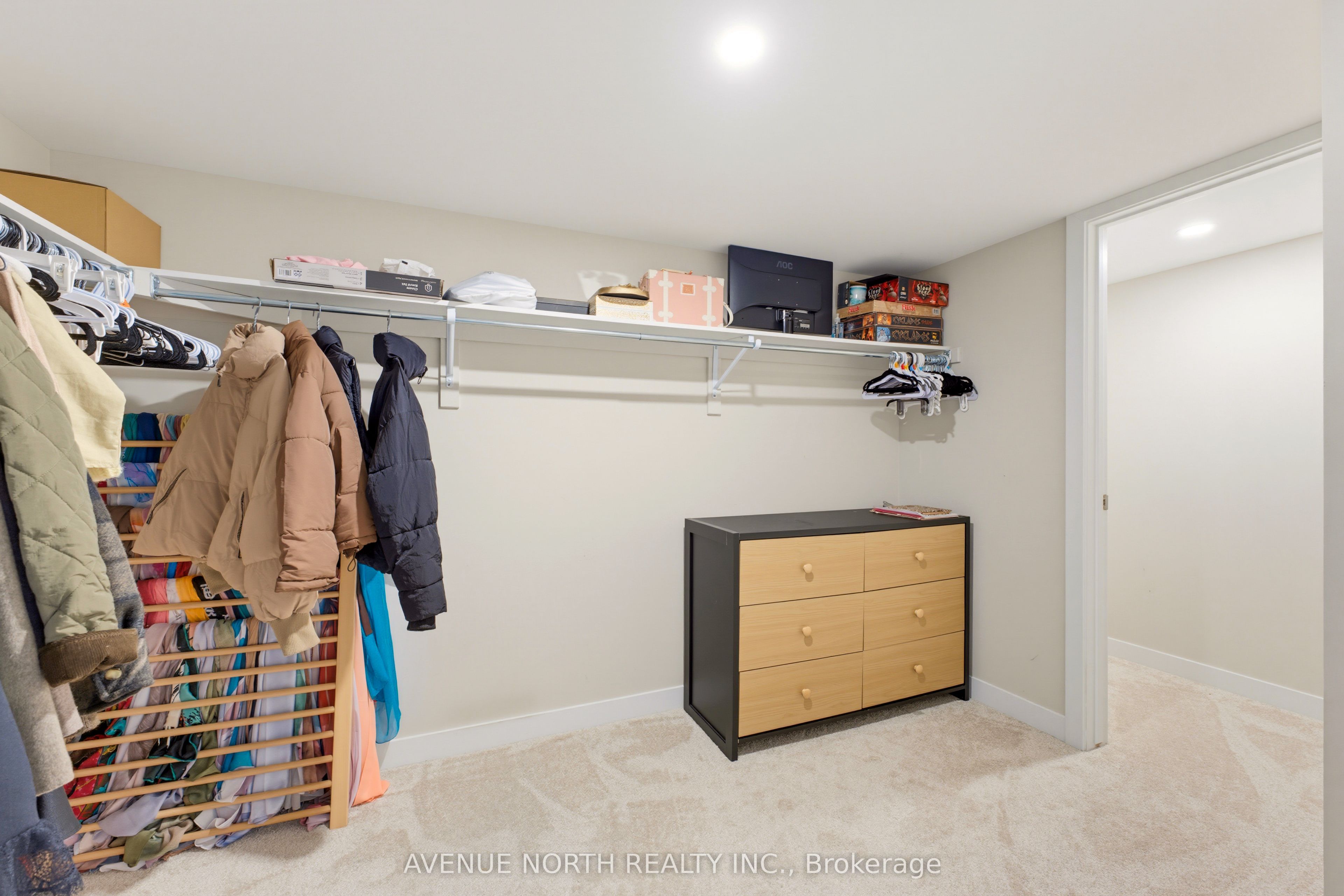 606 Parnian Private Property Photo 35