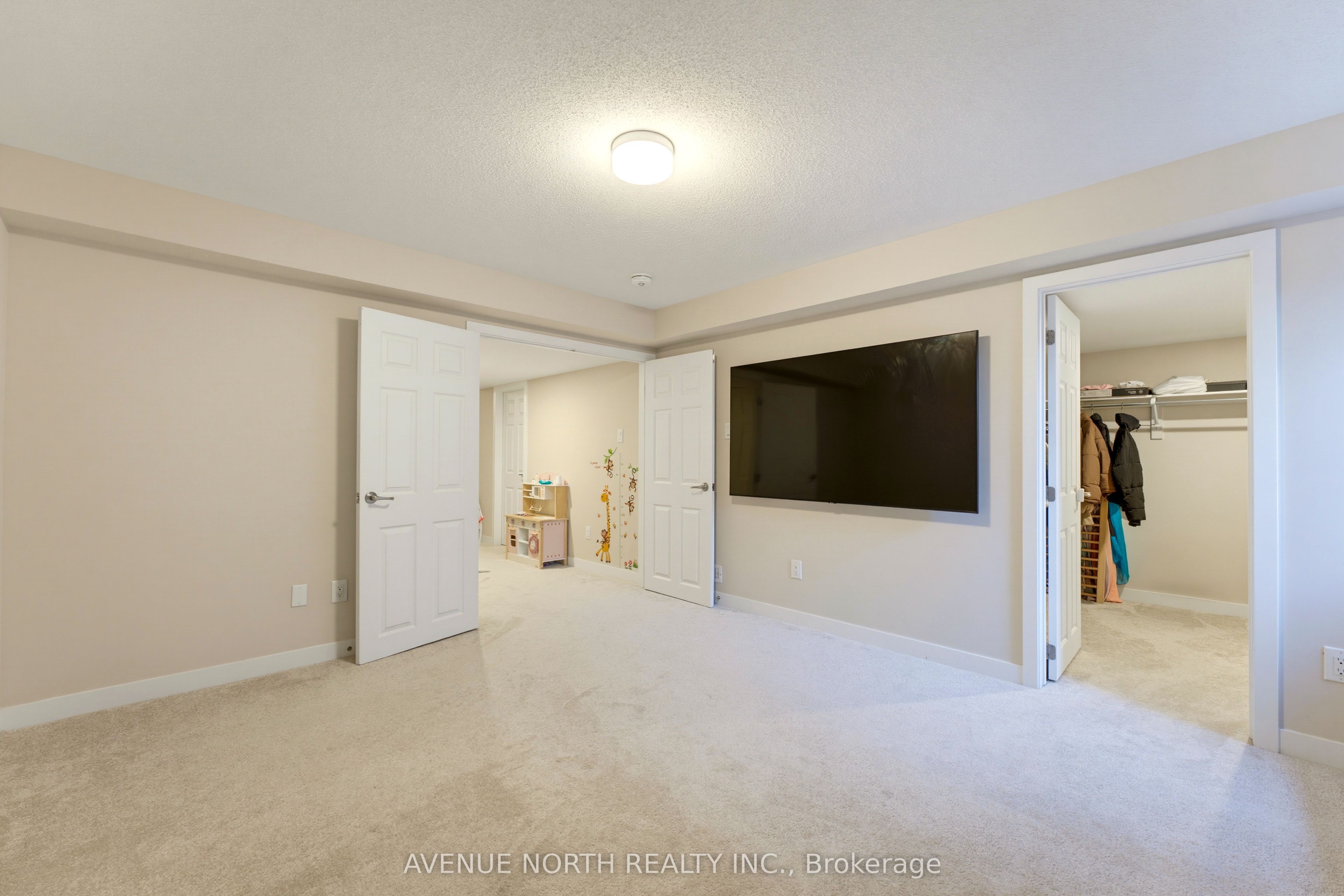 606 Parnian Private Property Photo 37