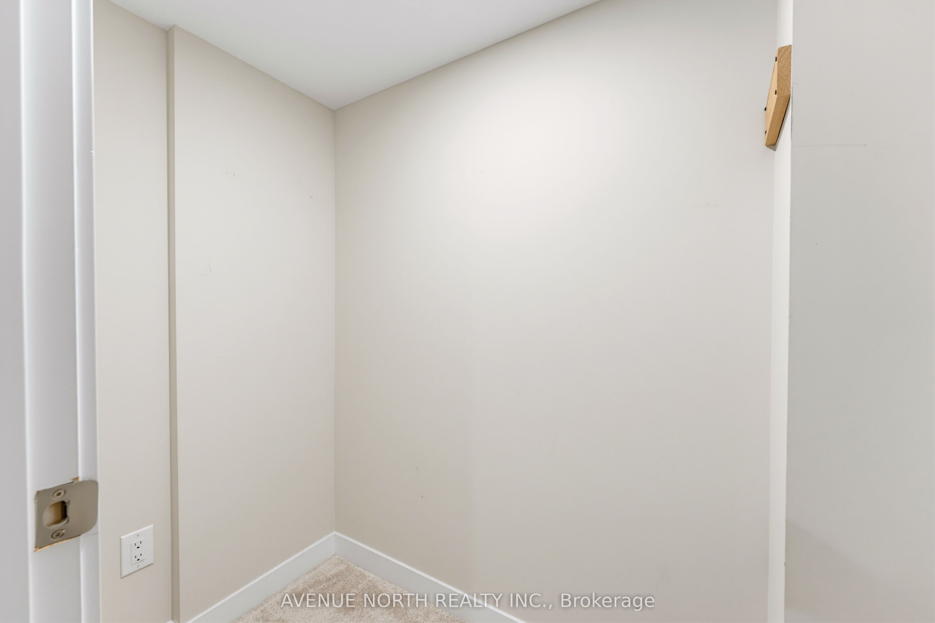 606 Parnian Private Property Photo 38