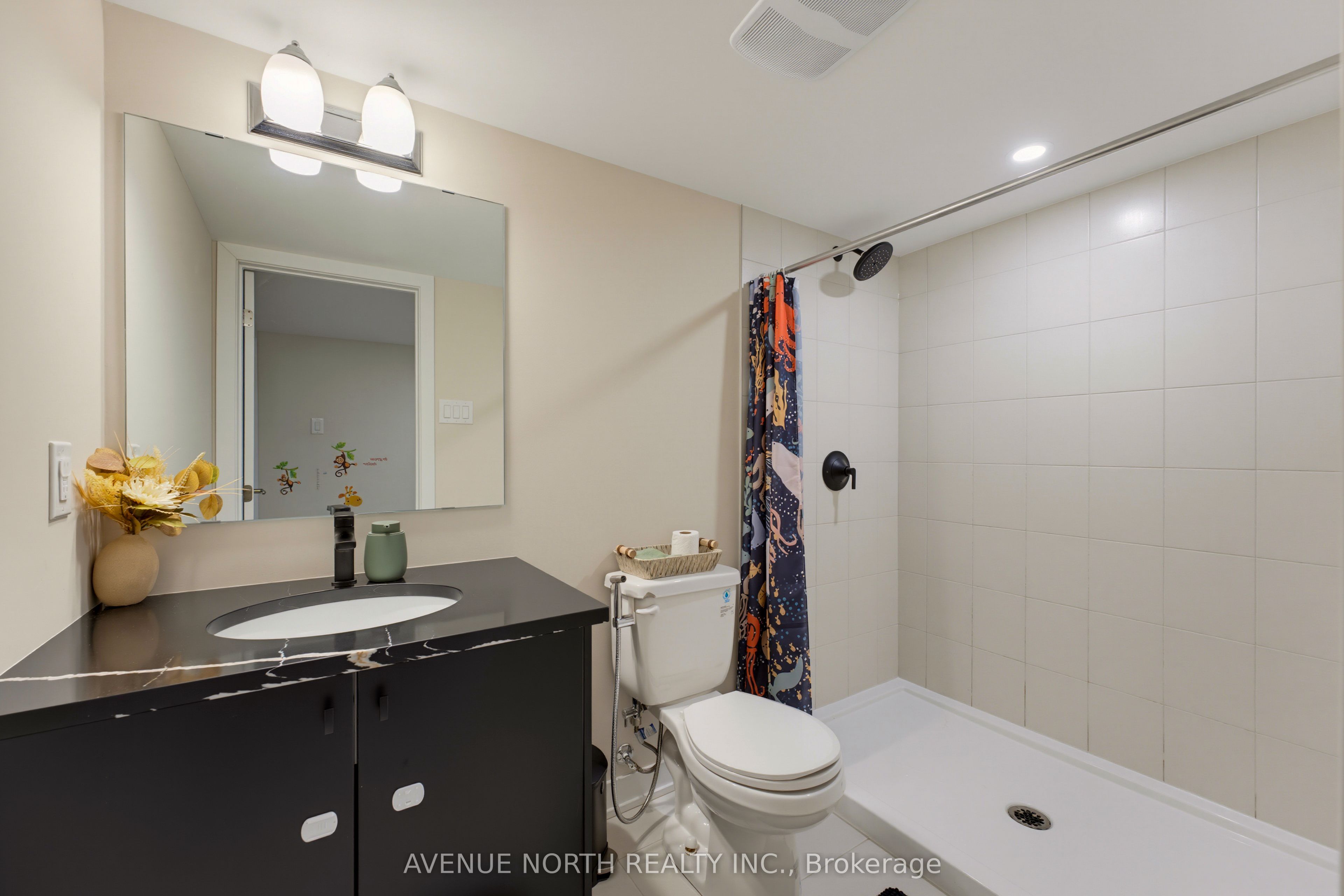 606 Parnian Private Property Photo 39
