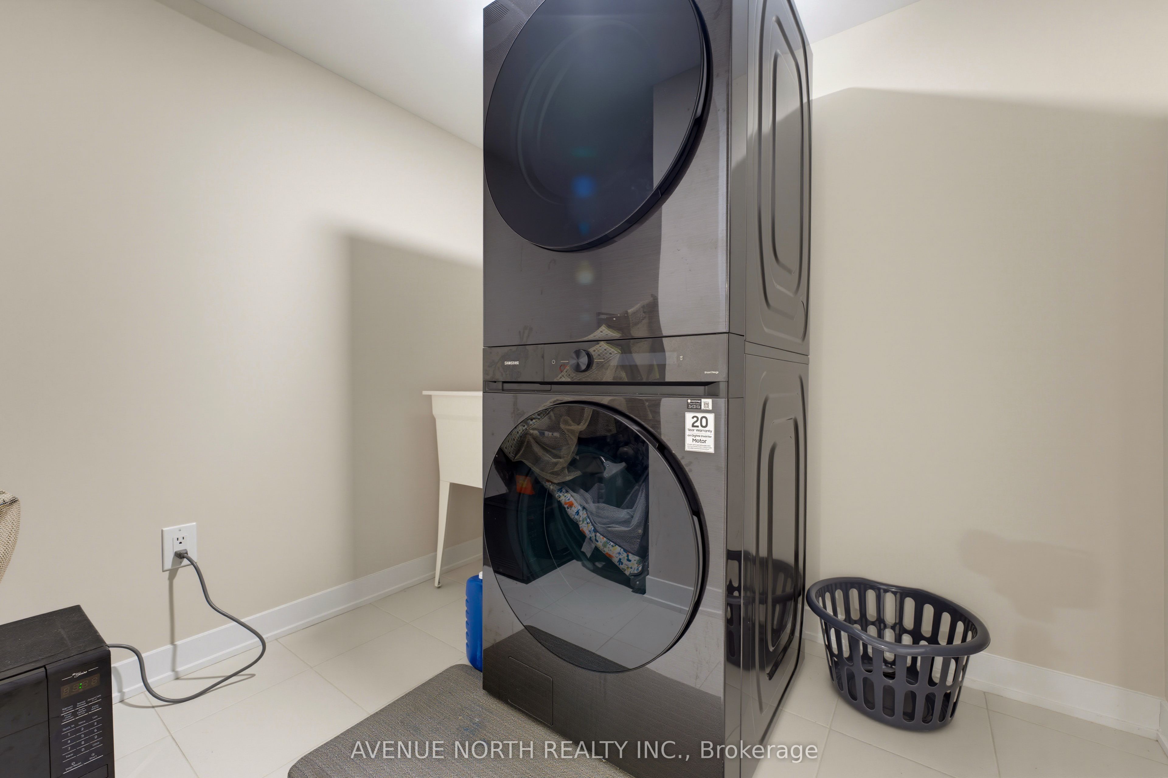 606 Parnian Private Property Photo 40