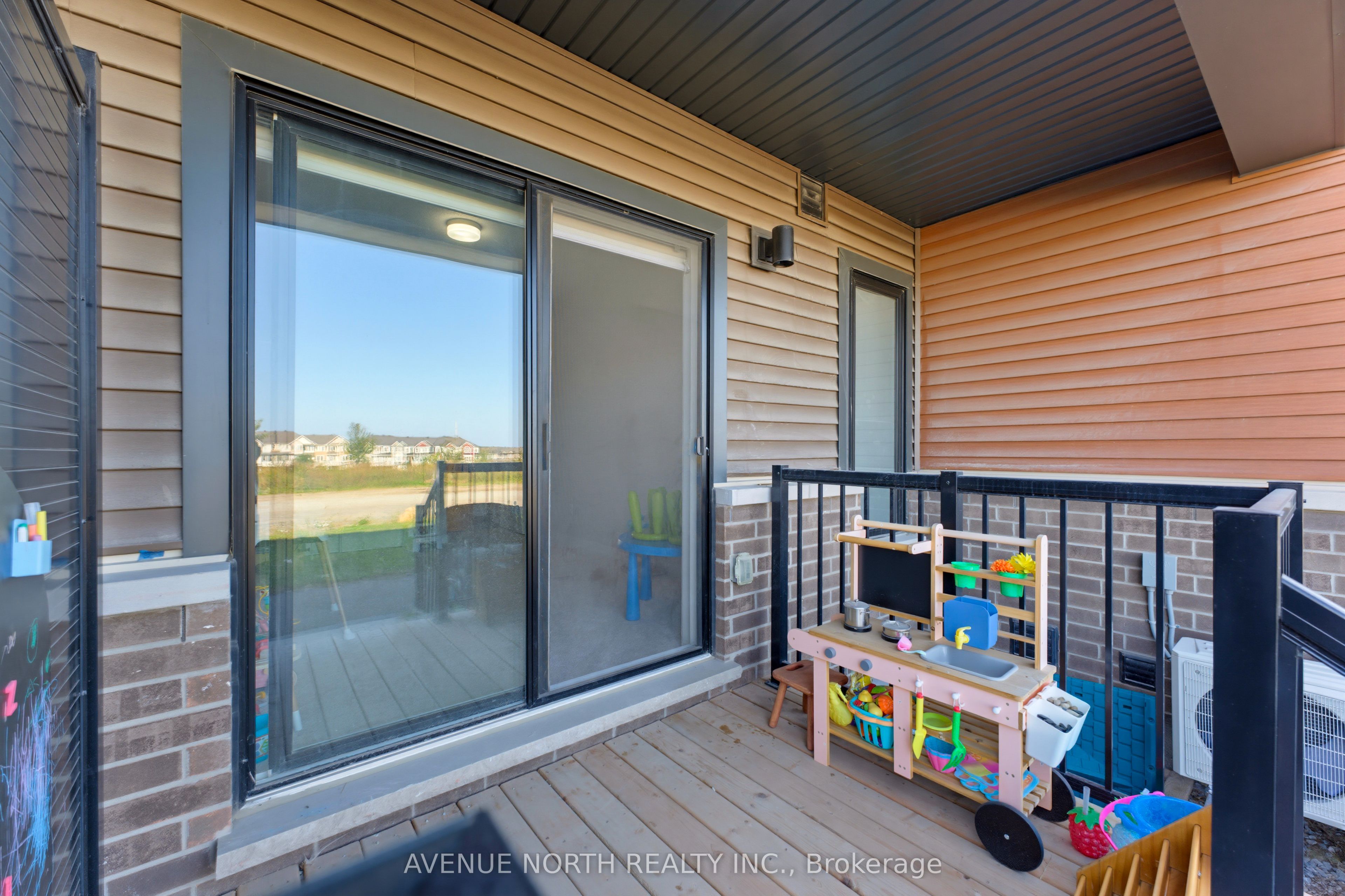 606 Parnian Private Property Photo 43