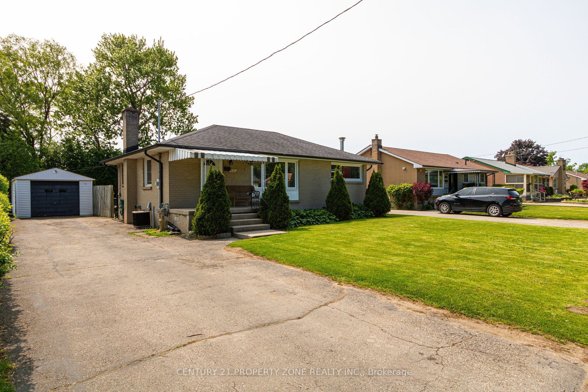 221 STARLIGHT Avenue