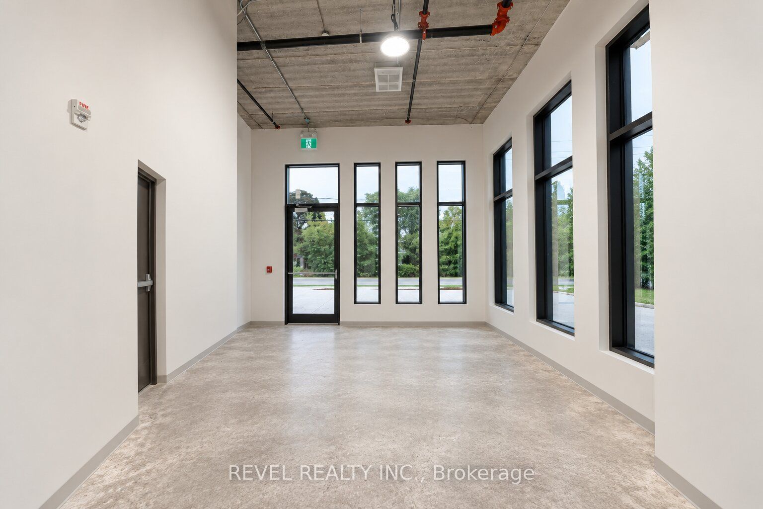 4390 Hillview Drive A Property Photo 3