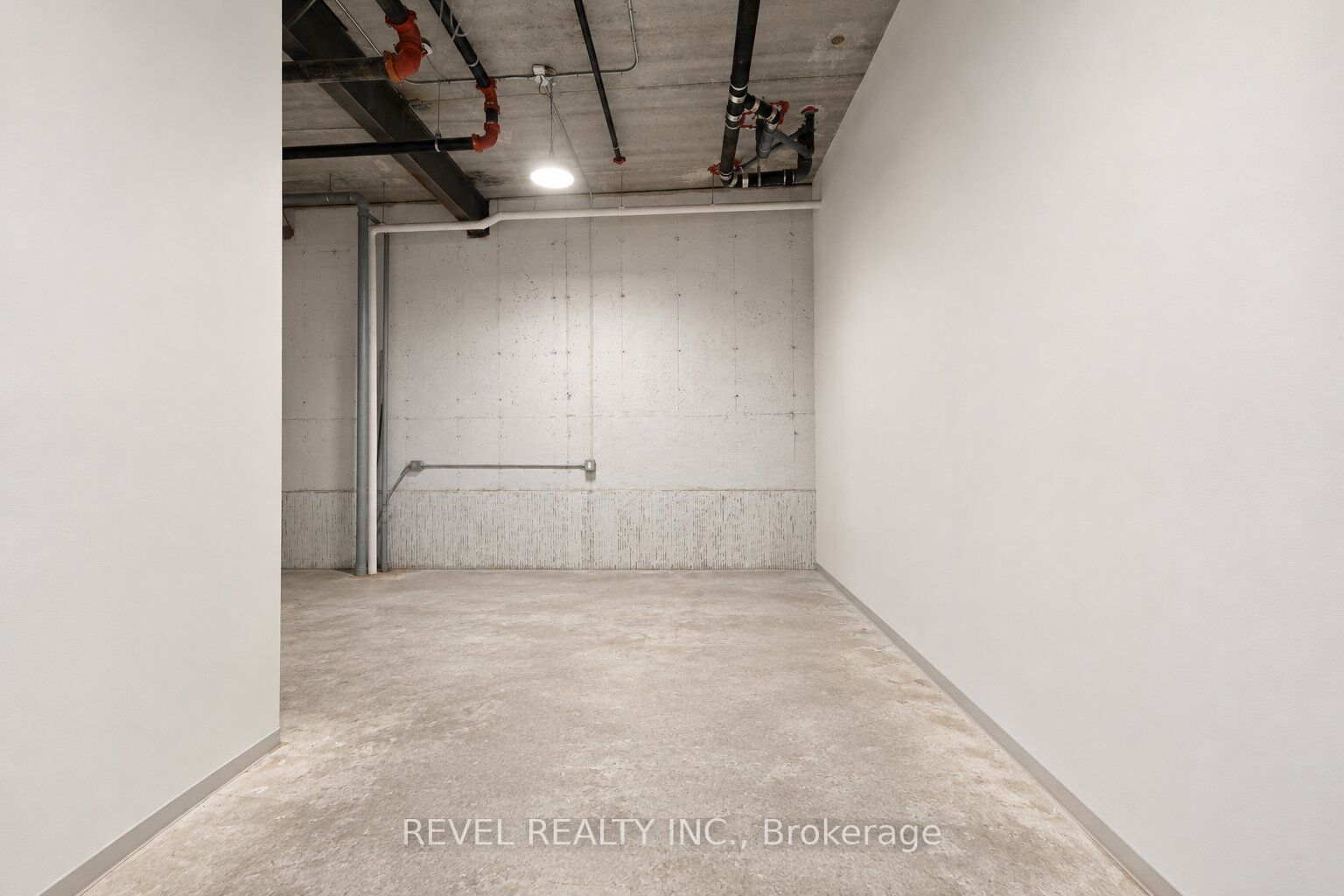 4390 Hillview Drive A Property Photo 8