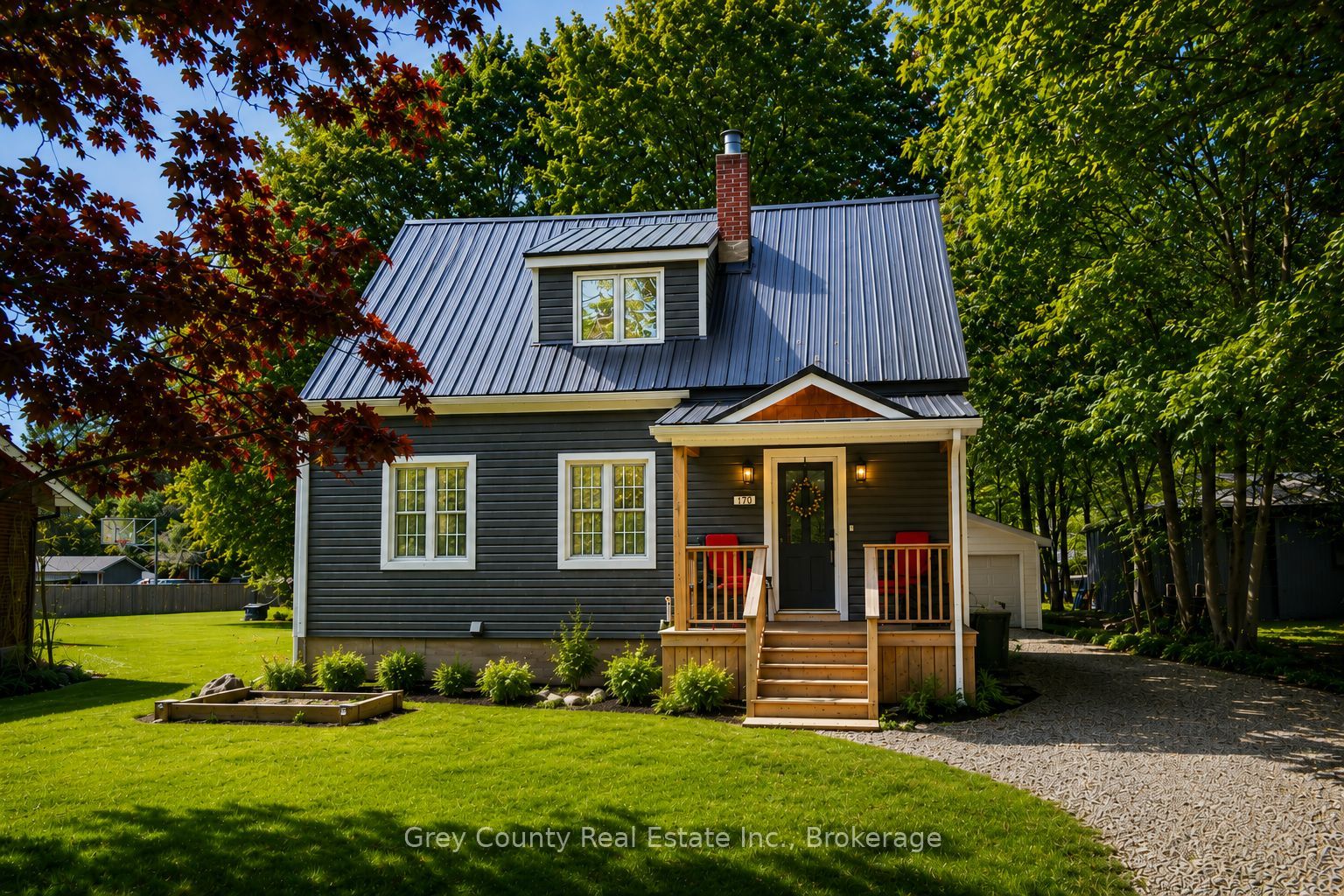 120 Mark Street W Property Photo 1