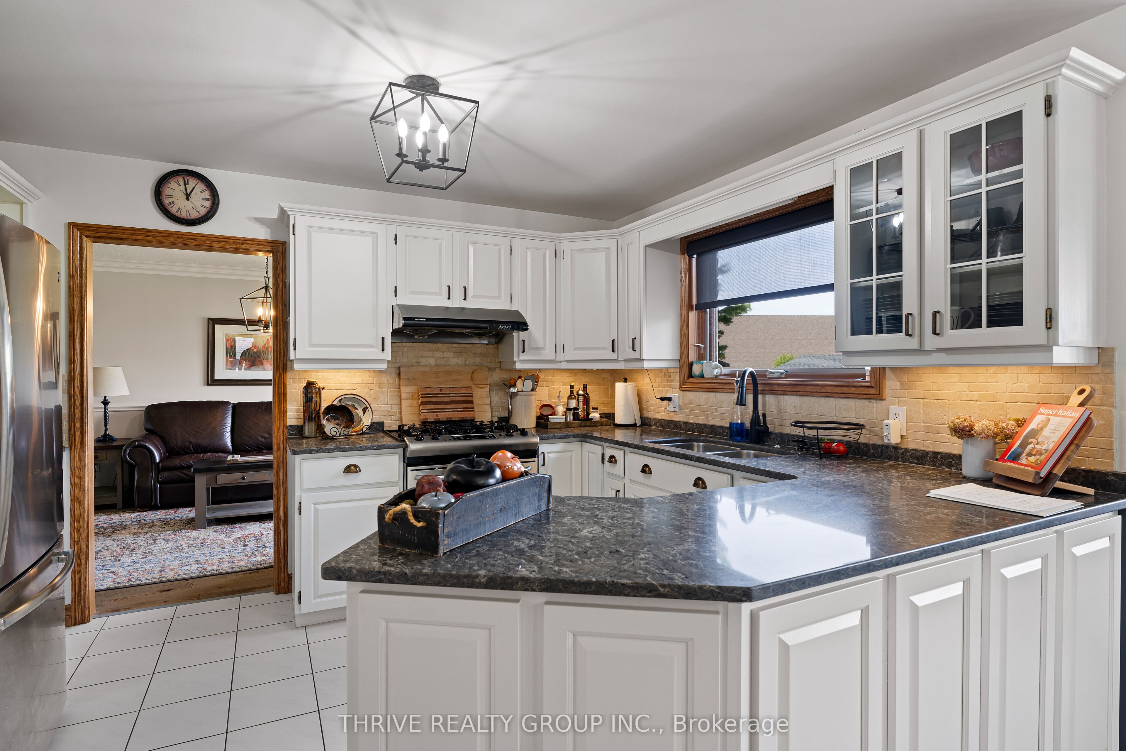 310 Huron Street W Property Photo 8