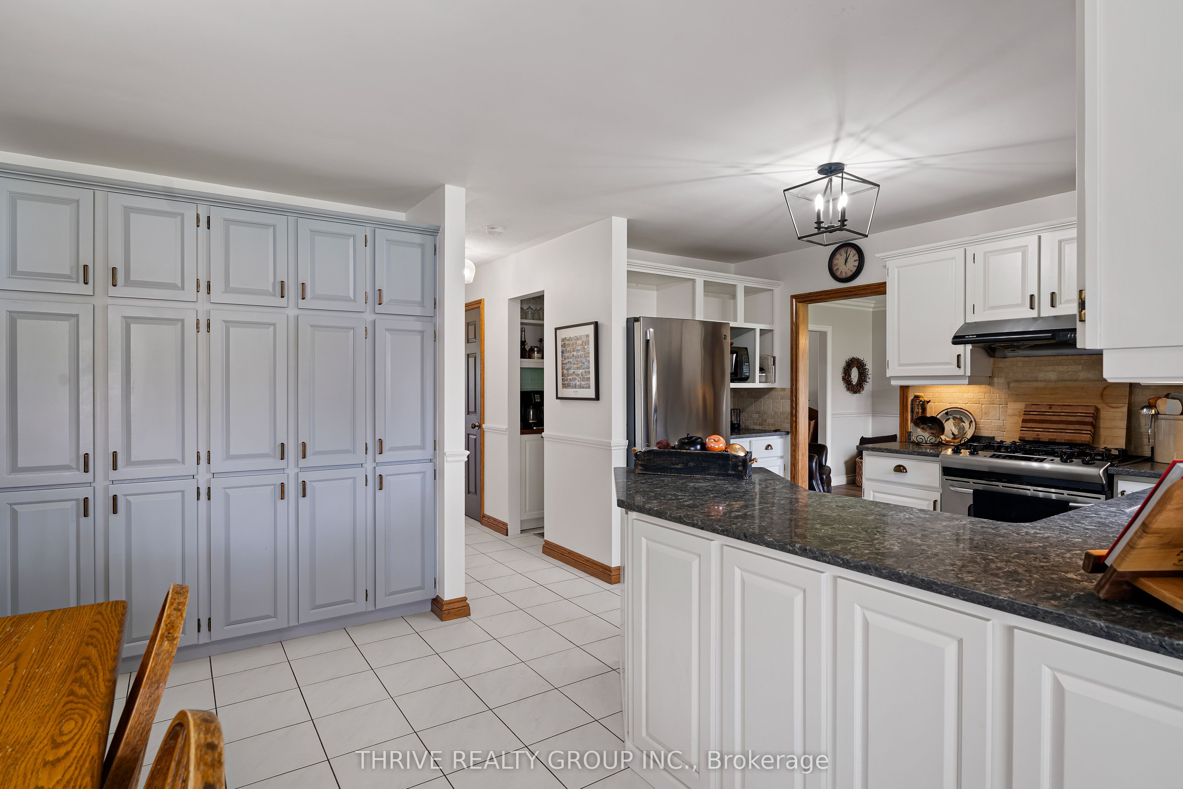 310 Huron Street W Property Photo 9