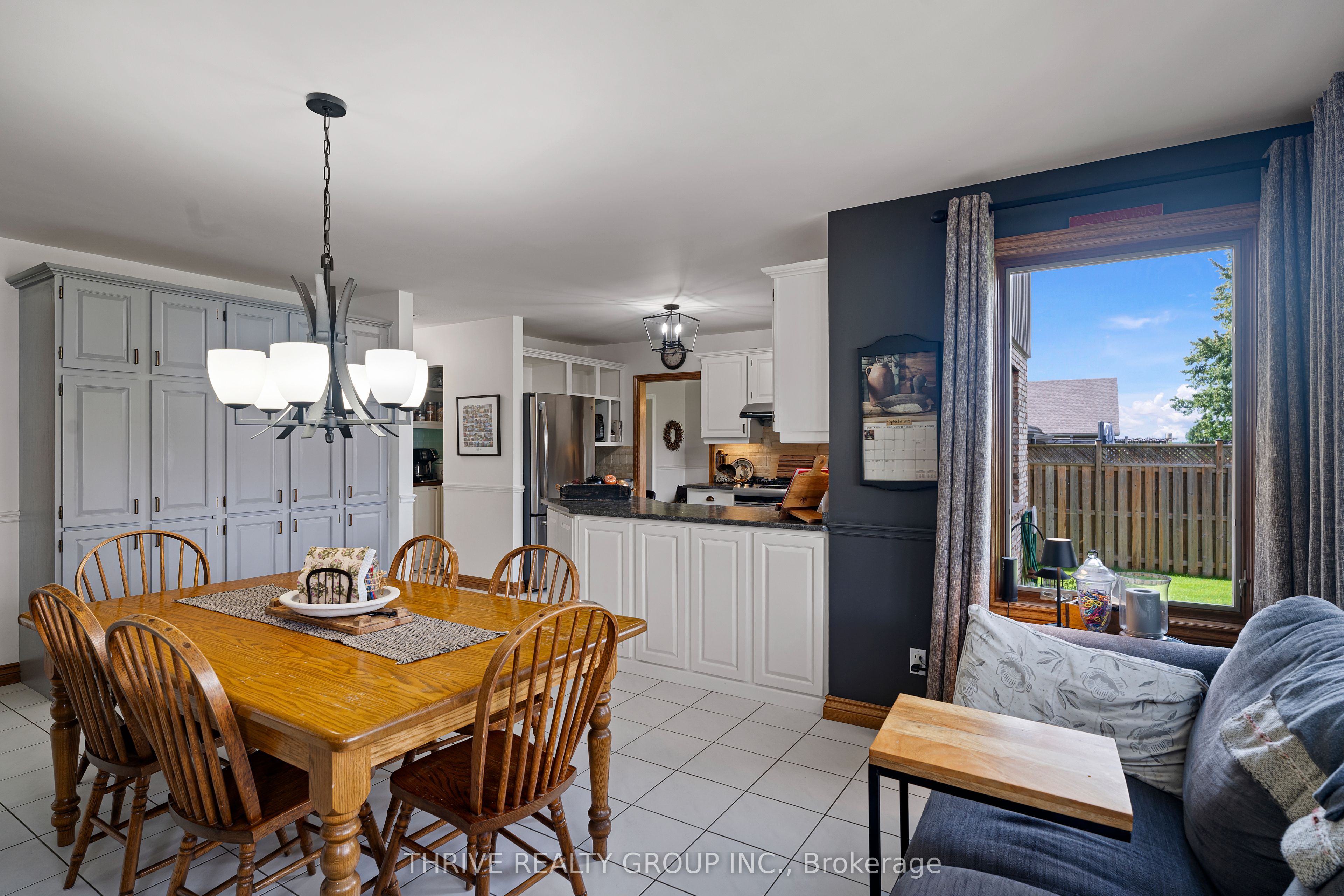 310 Huron Street W Property Photo 11