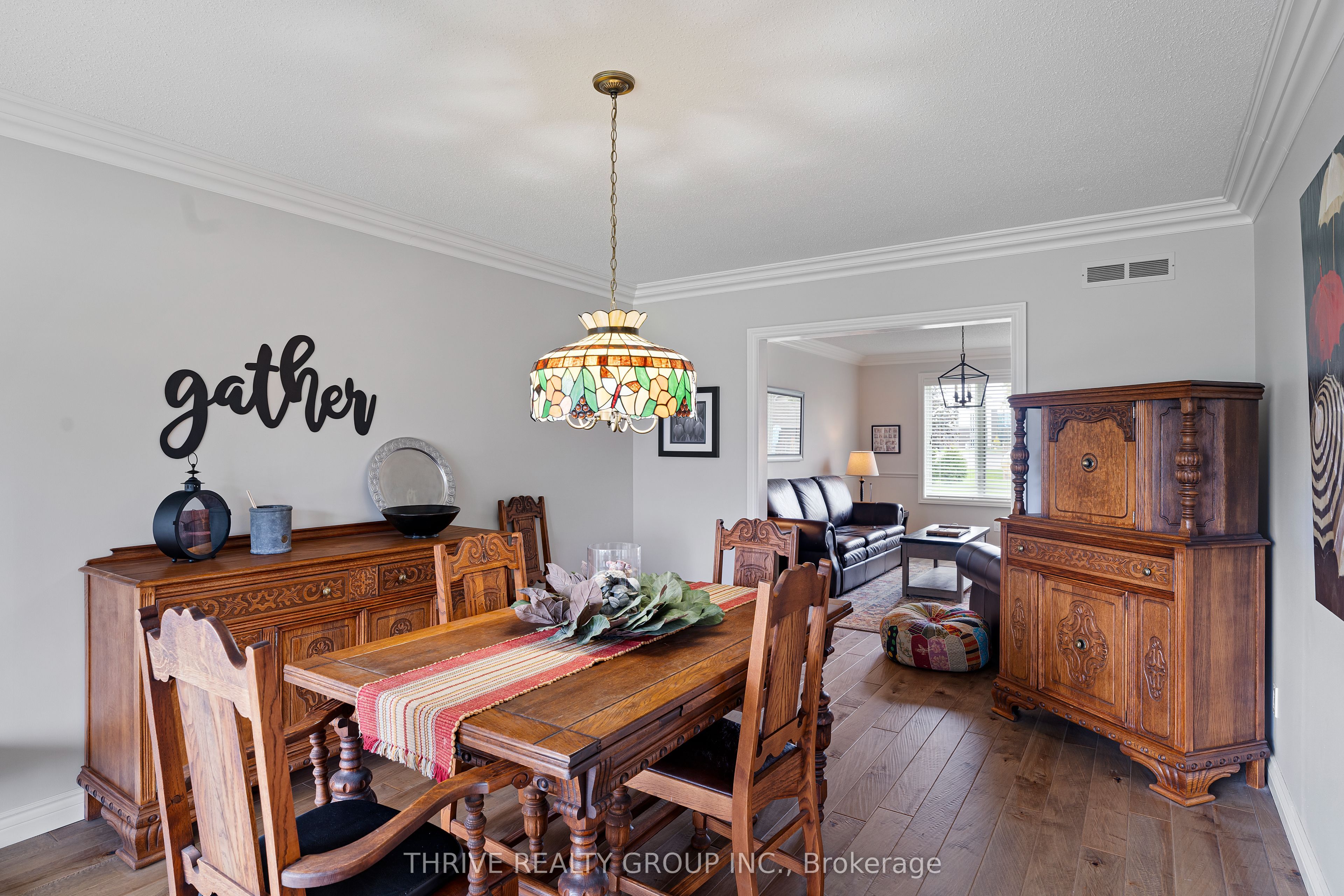 310 Huron Street W Property Photo 17