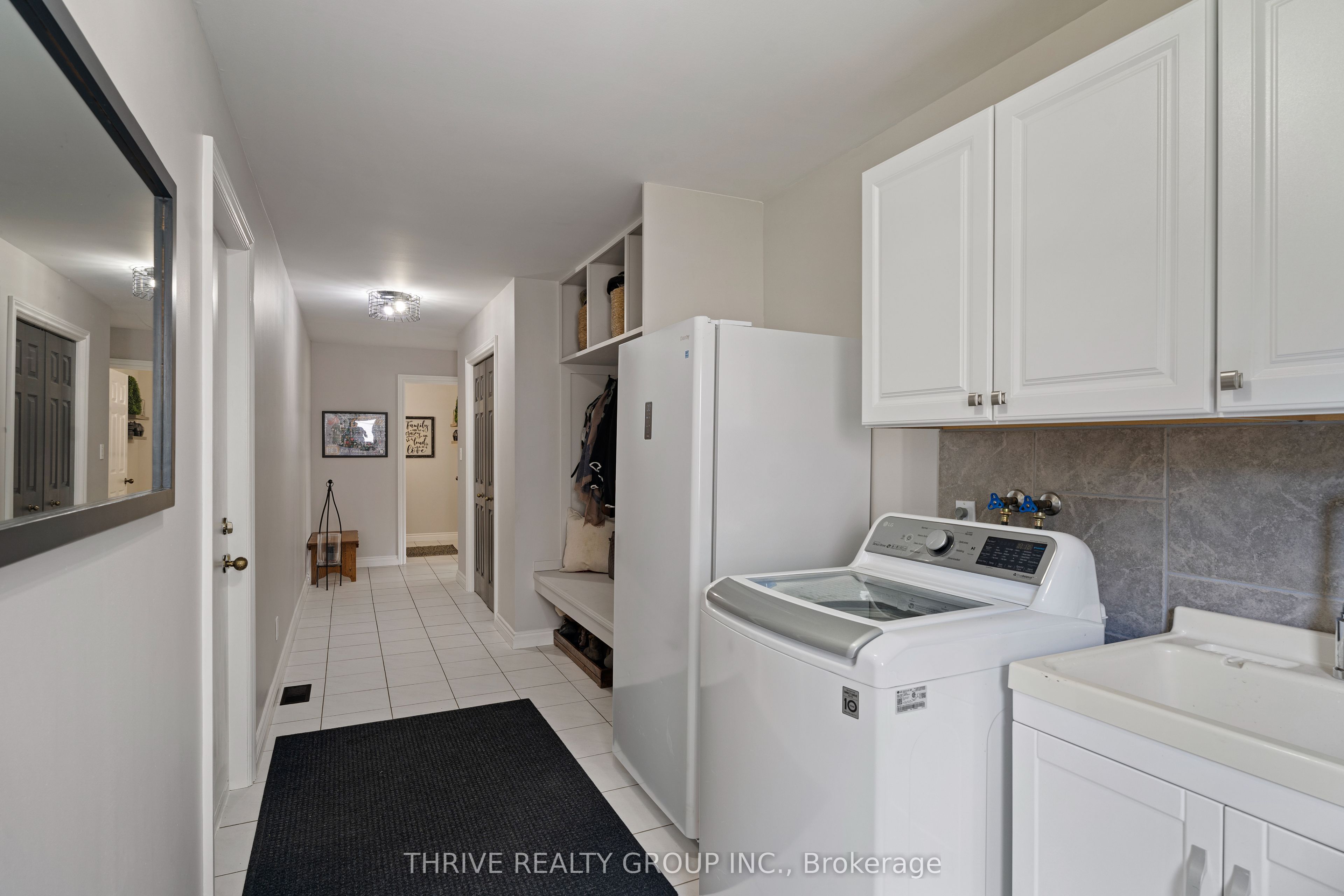 310 Huron Street W Property Photo 24