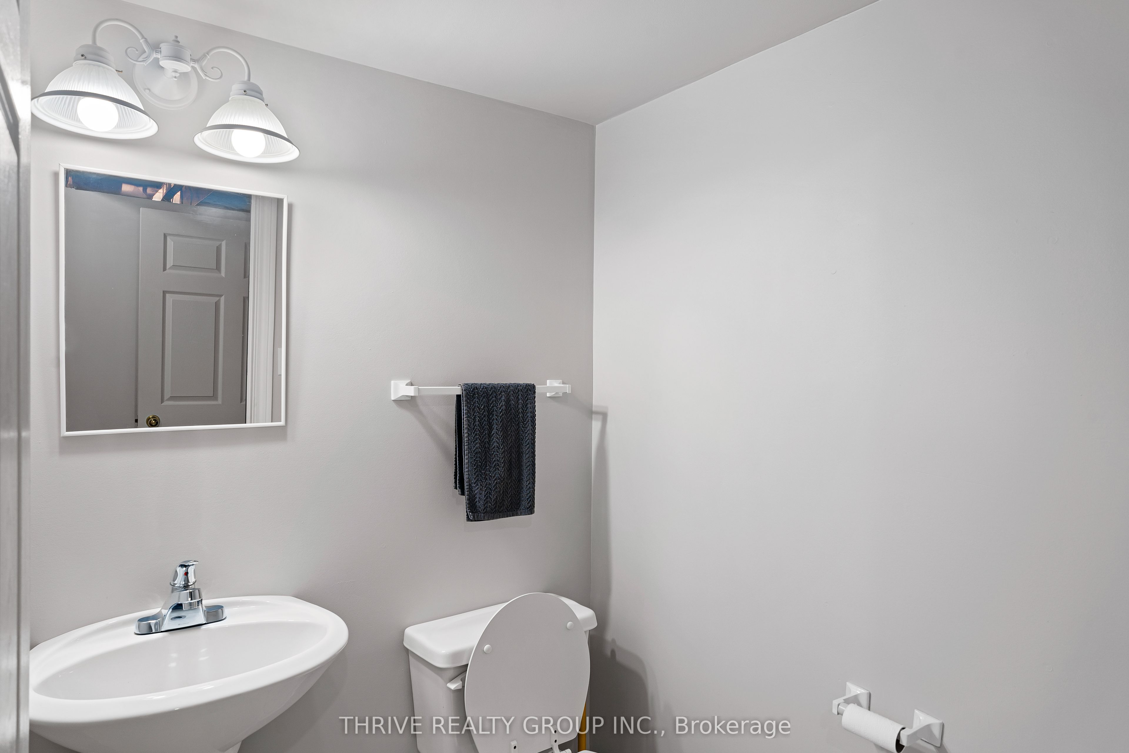 310 Huron Street W Property Photo 36