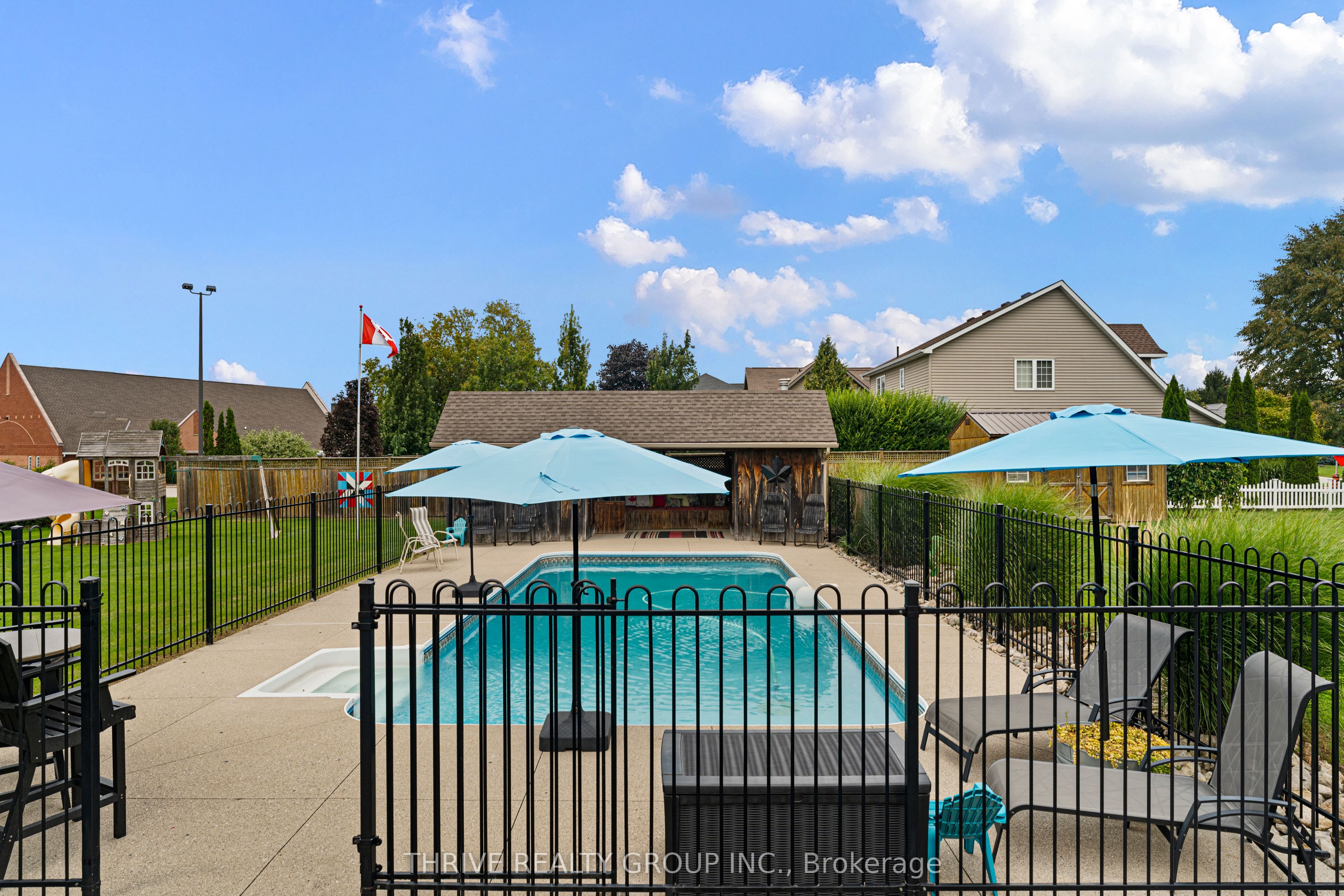 310 Huron Street W Property Photo 37