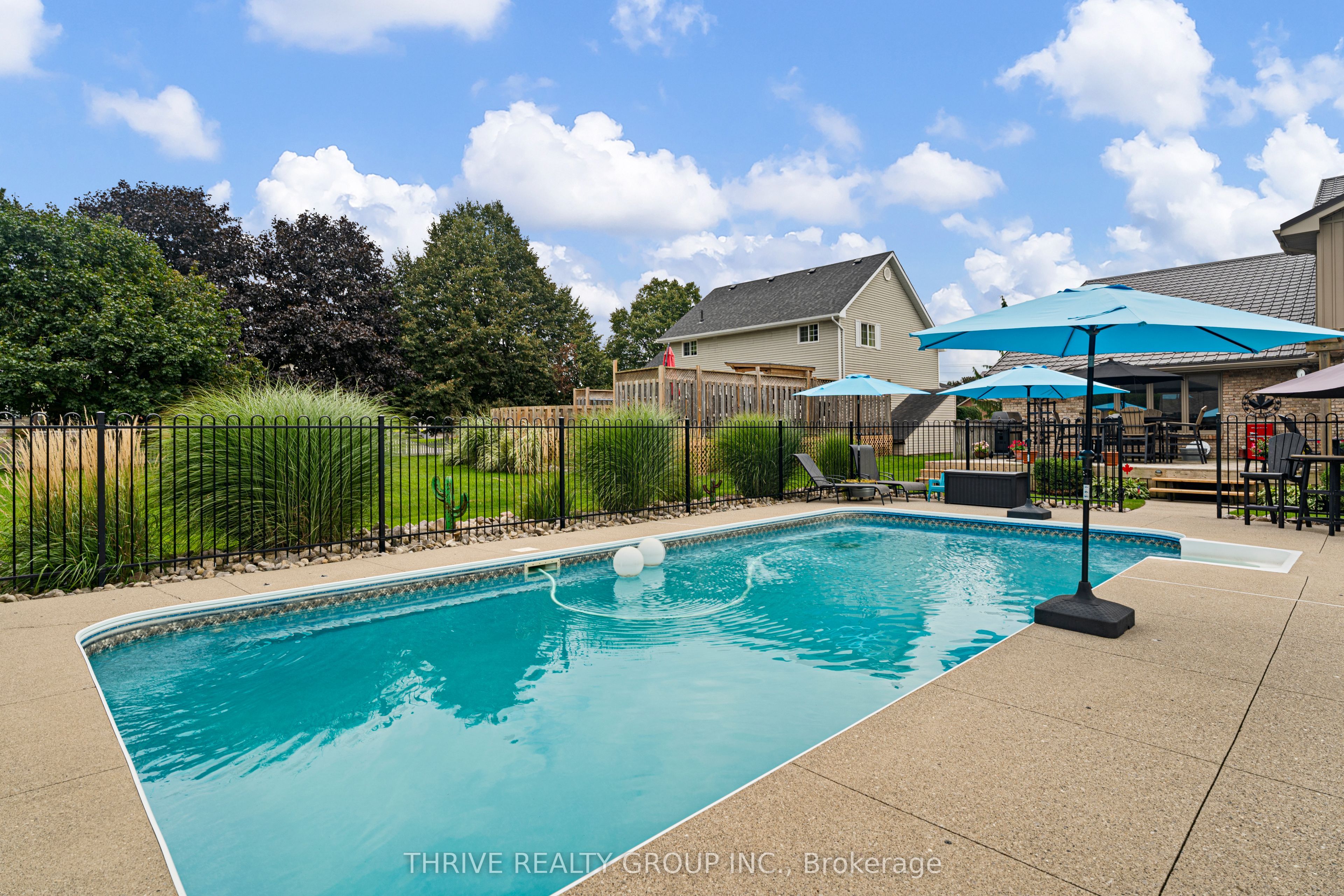 310 Huron Street W Property Photo 39