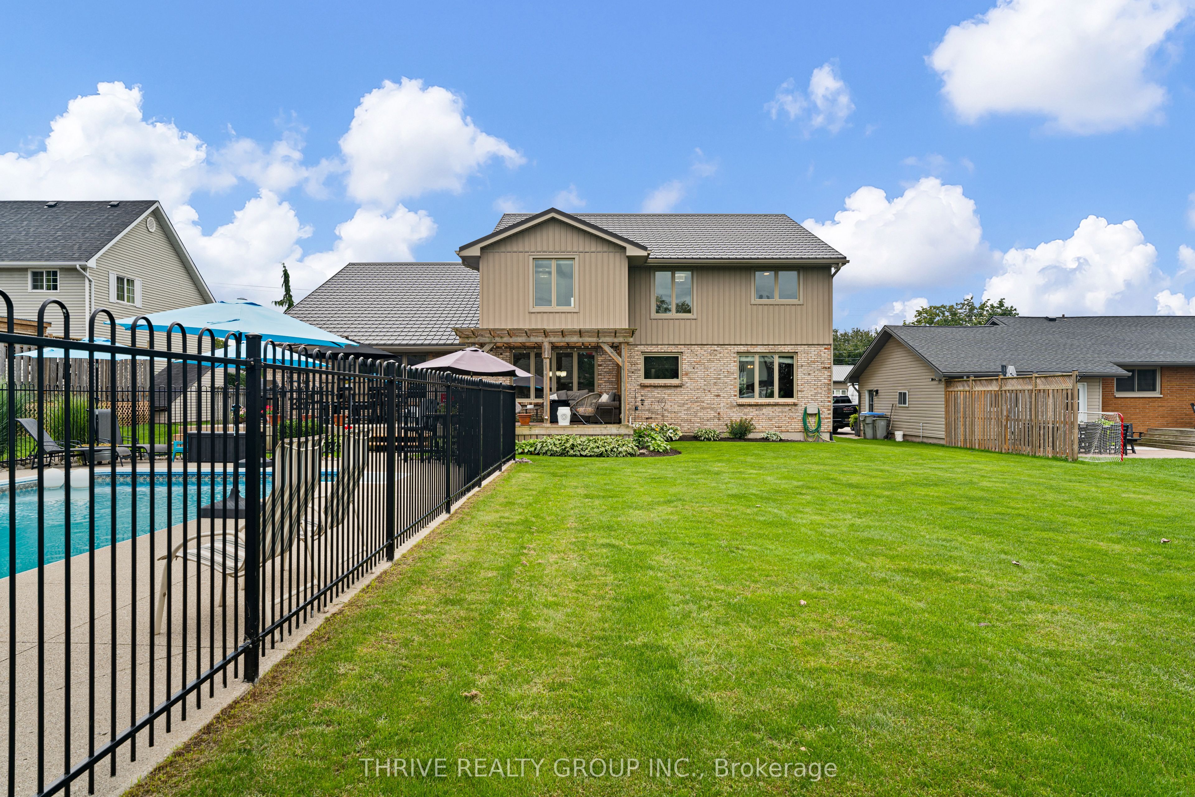 310 Huron Street W Property Photo 45