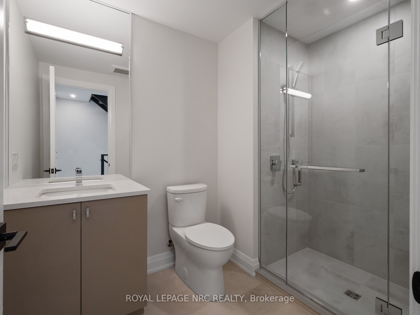 100 Moody Street Property Photo 10