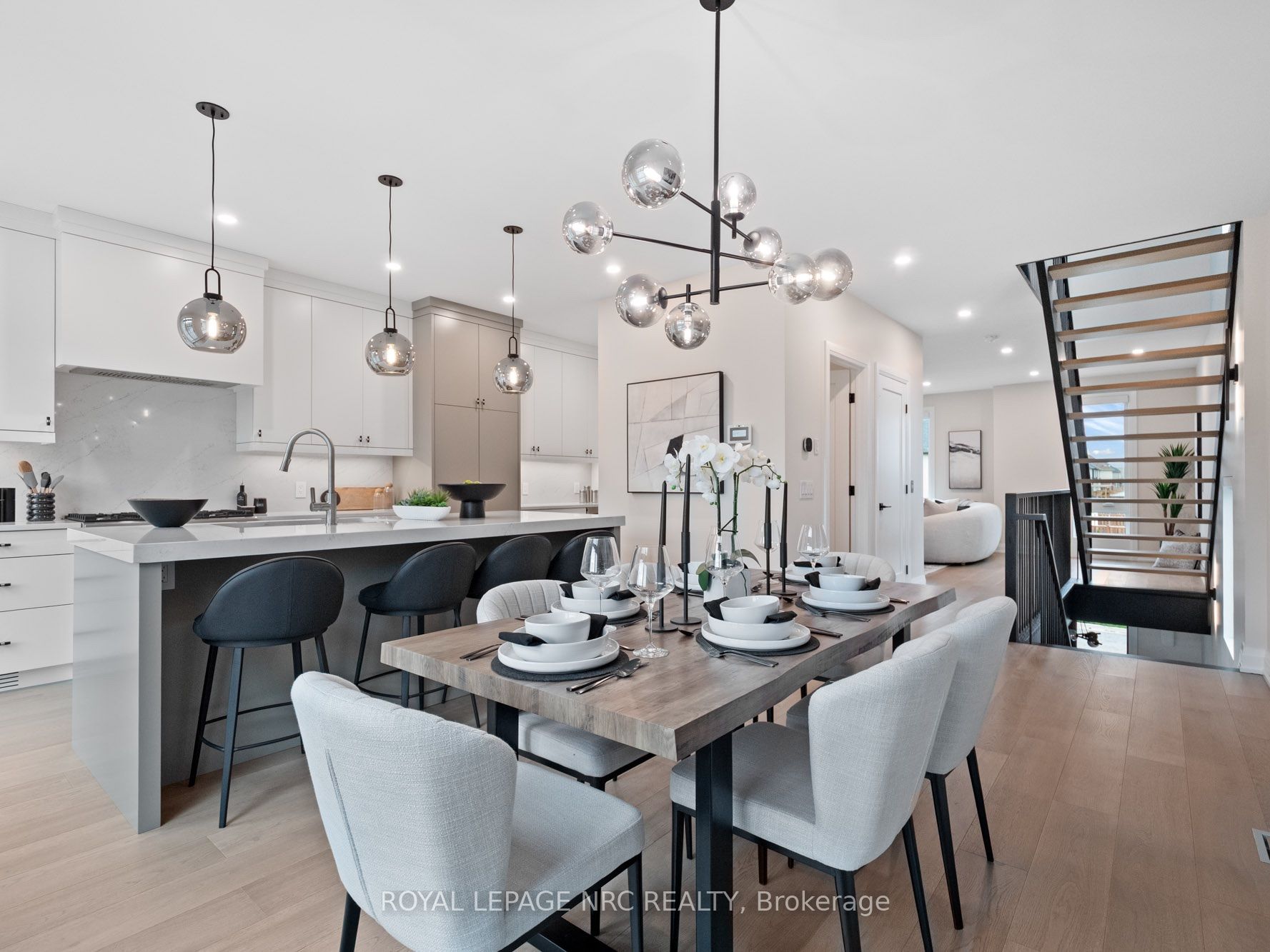 100 Moody Street Property Photo 21