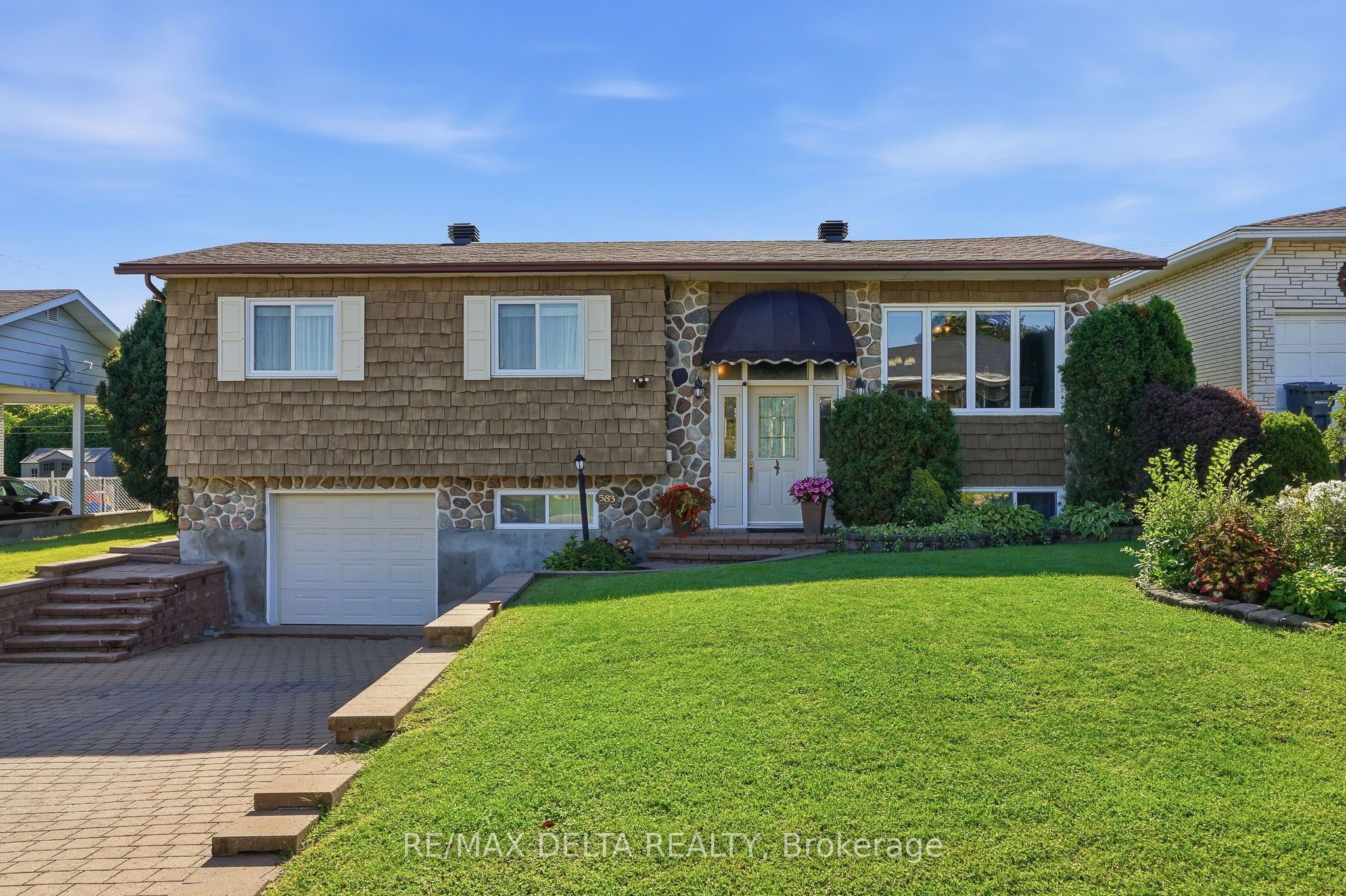 583 Theriault Street