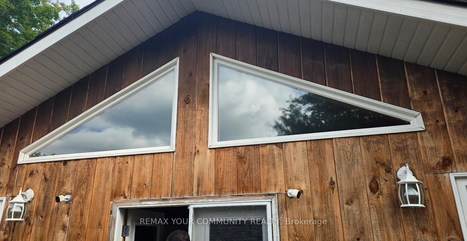1097 Keysbury Drive Property Photo 3