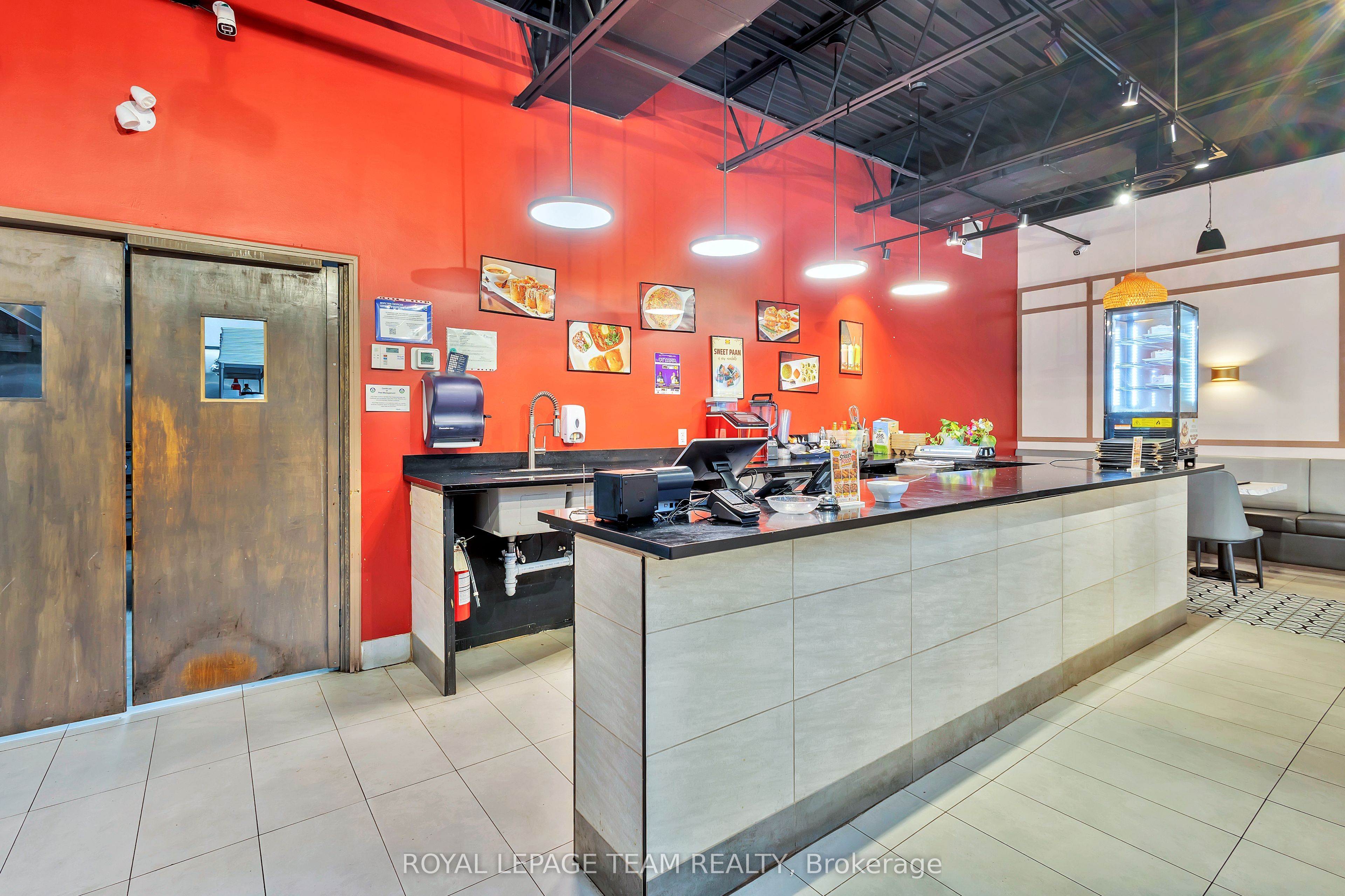 2369 Carling Avenue Property Photo 14
