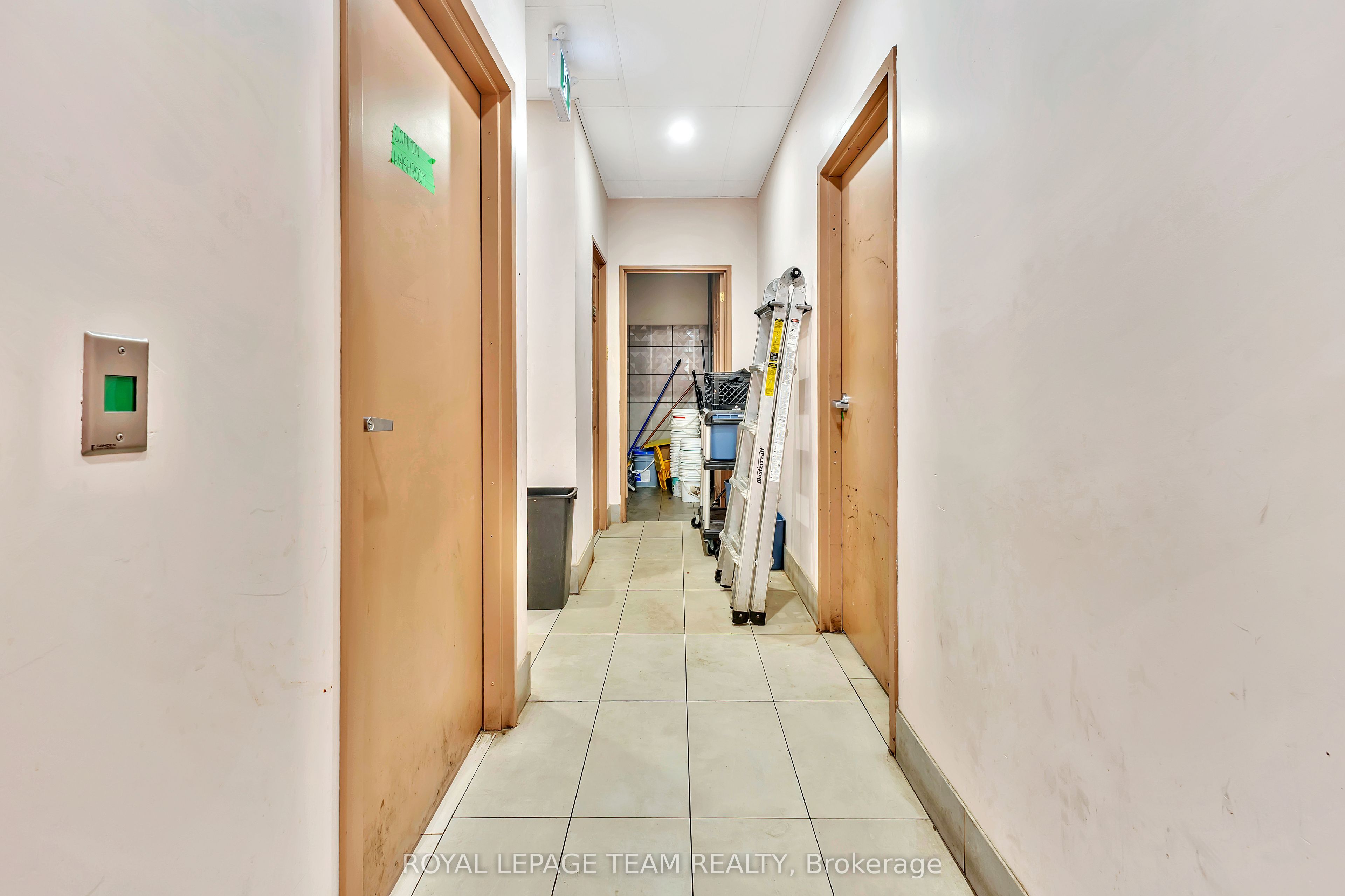 2369 Carling Avenue Property Photo 33