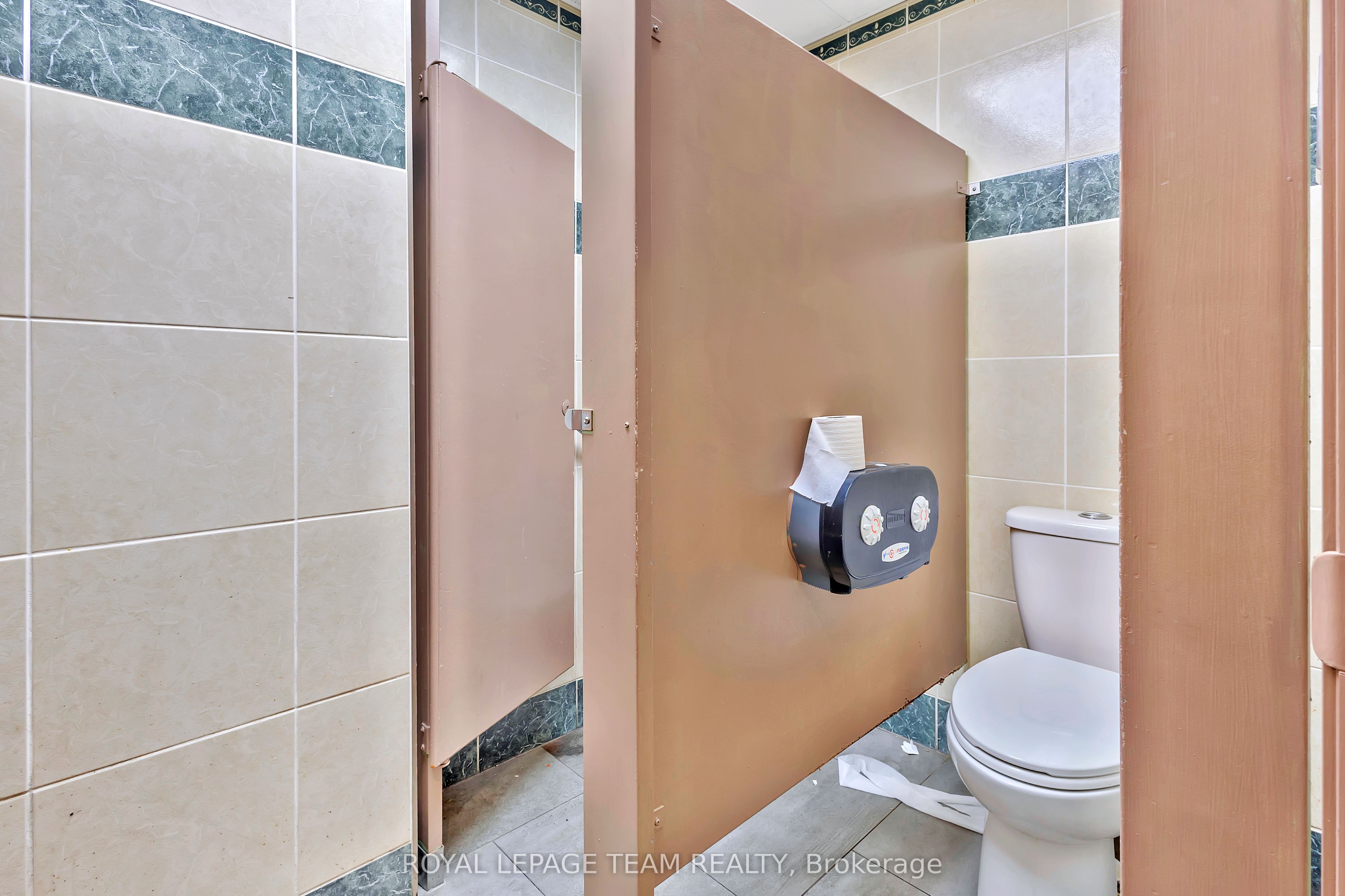 2369 Carling Avenue Property Photo 34